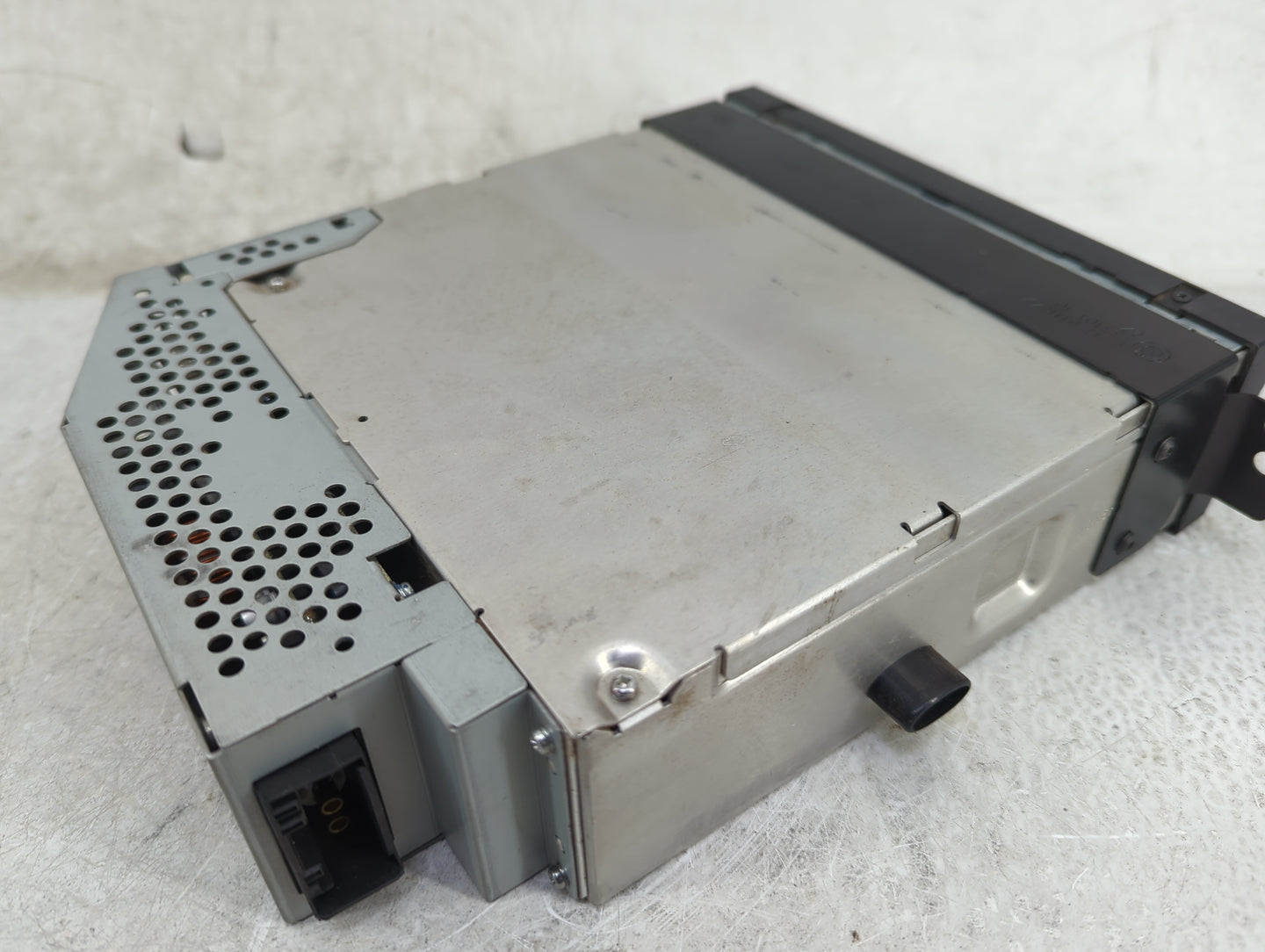 Bmw 528 Radio Cd Changer 65.12-9 205 270-01|hebe801a - Oemusedautoparts1.com