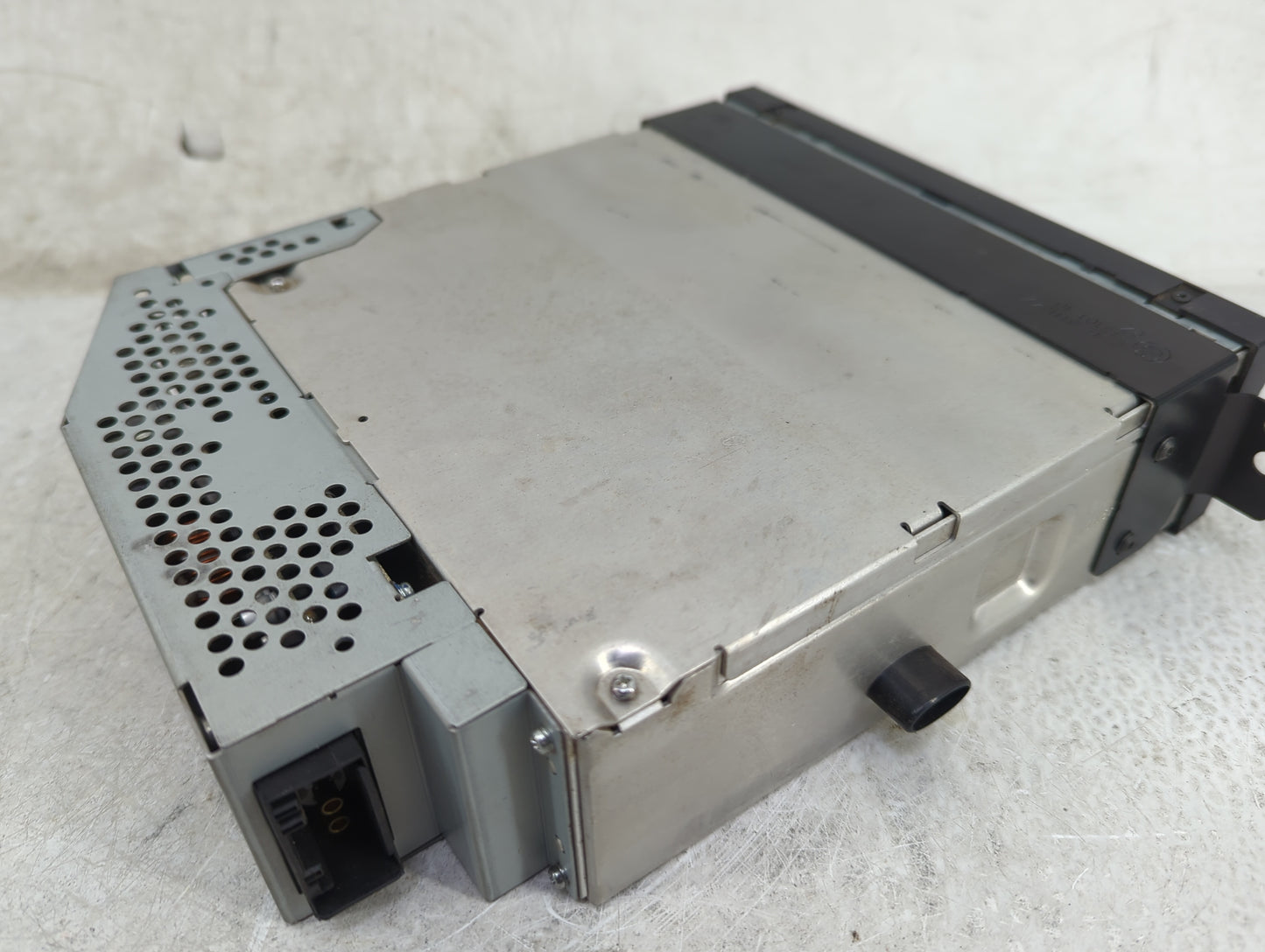 Bmw 528 Radio Cd Changer 65.12-9 205 270-01|hebe801a - Oemusedautoparts1.com