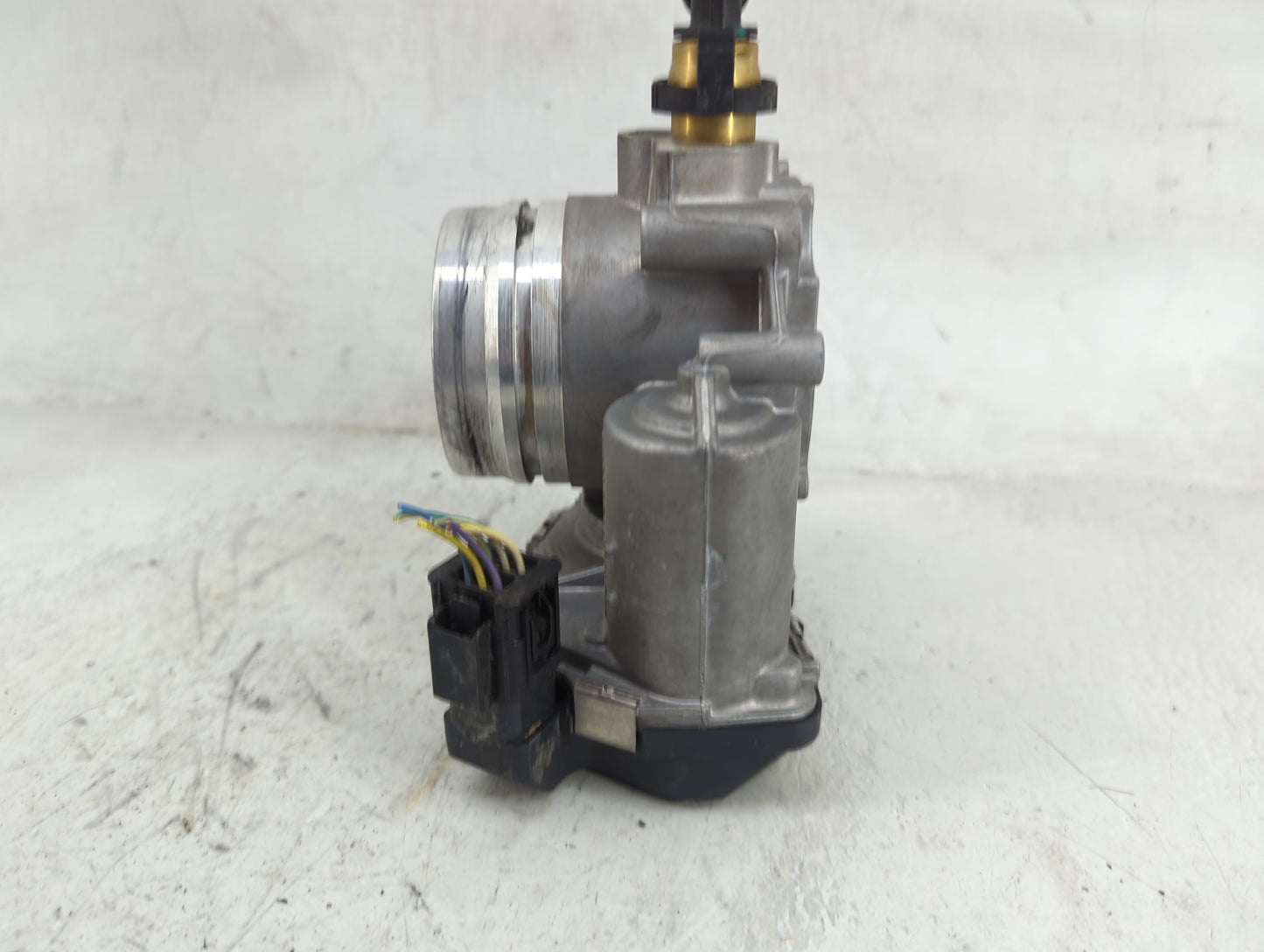 2012-2016 Bmw 528 Throttle Body P/N:1354 7588625-02 A2C53355204 Fits Fits 2012 2013 2014 2015 2016 2017 2018 OEM Used Auto P