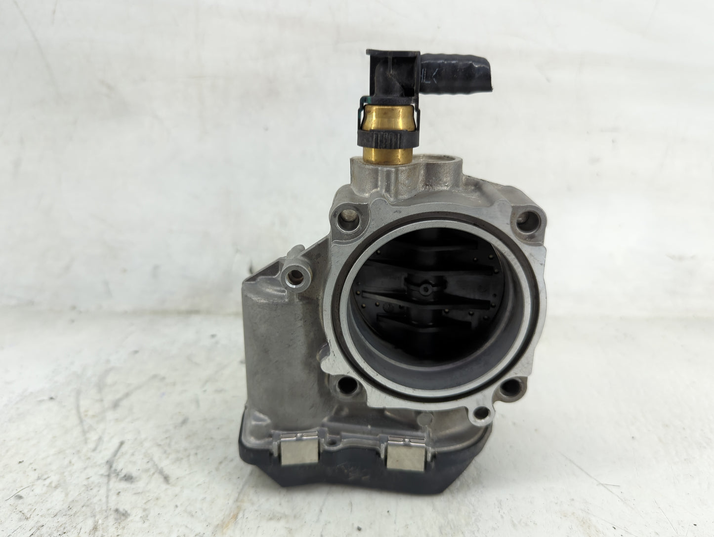 2012-2016 Bmw 528 Throttle Body P/N:1354 7588625-02 A2C53355204 Fits Fits 2012 2013 2014 2015 2016 2017 2018 OEM Used Auto P