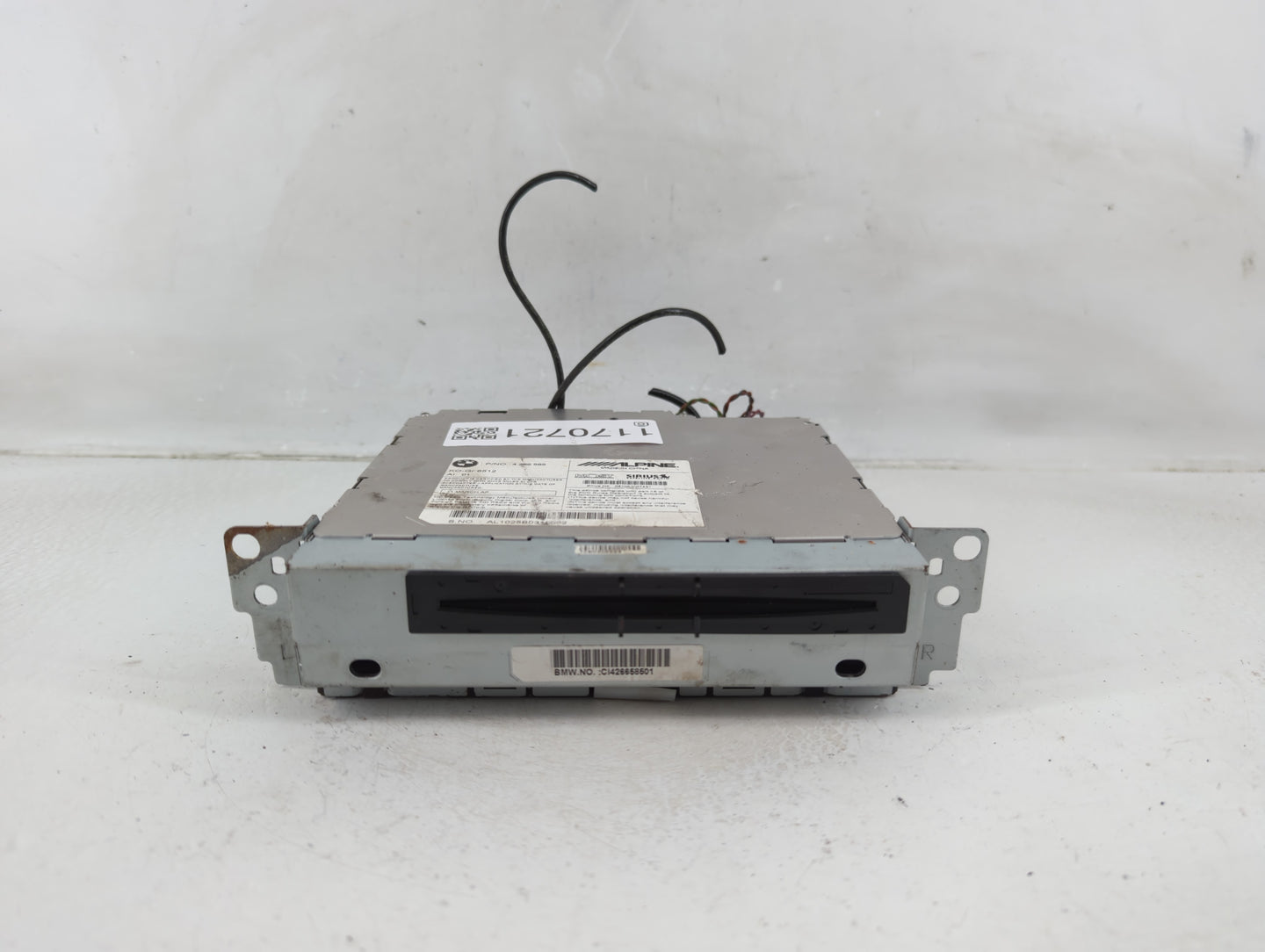 2011-2012 Bmw 528i Radio AM FM Cd Player Receiver Replacement P/N:4 266 585 Fits Fits 2011 2012 OEM Used Auto Parts - Oemuse