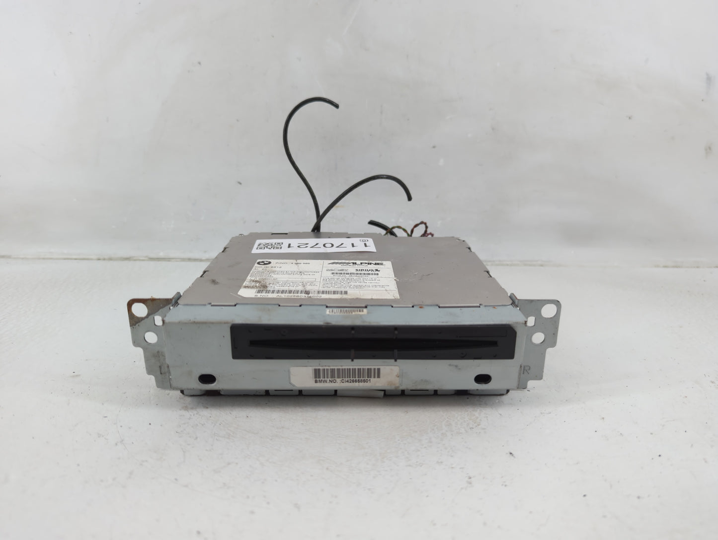 2011-2012 Bmw 528i Radio AM FM Cd Player Receiver Replacement P/N:4 266 585 Fits Fits 2011 2012 OEM Used Auto Parts - Oemuse