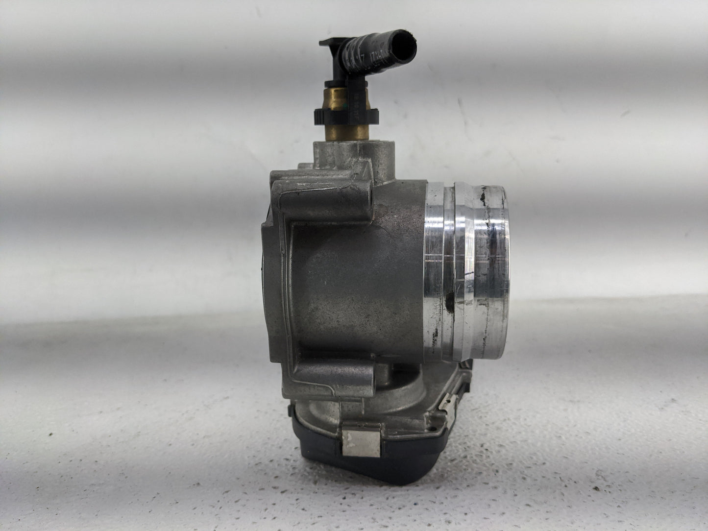 2012-2016 Bmw 528i Throttle Body P/N:1354 7588625-02 Fits Fits 2012 2013 2014 2015 2016 2017 2018 OEM Used Auto Parts - Oemu