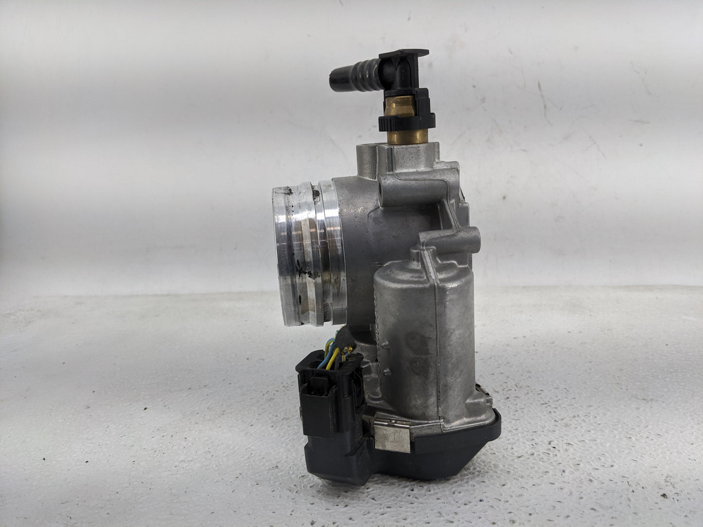 2012-2016 Bmw 528i Throttle Body P/N:1354 7588625-02 Fits Fits 2012 2013 2014 2015 2016 2017 2018 OEM Used Auto Parts - Oemu