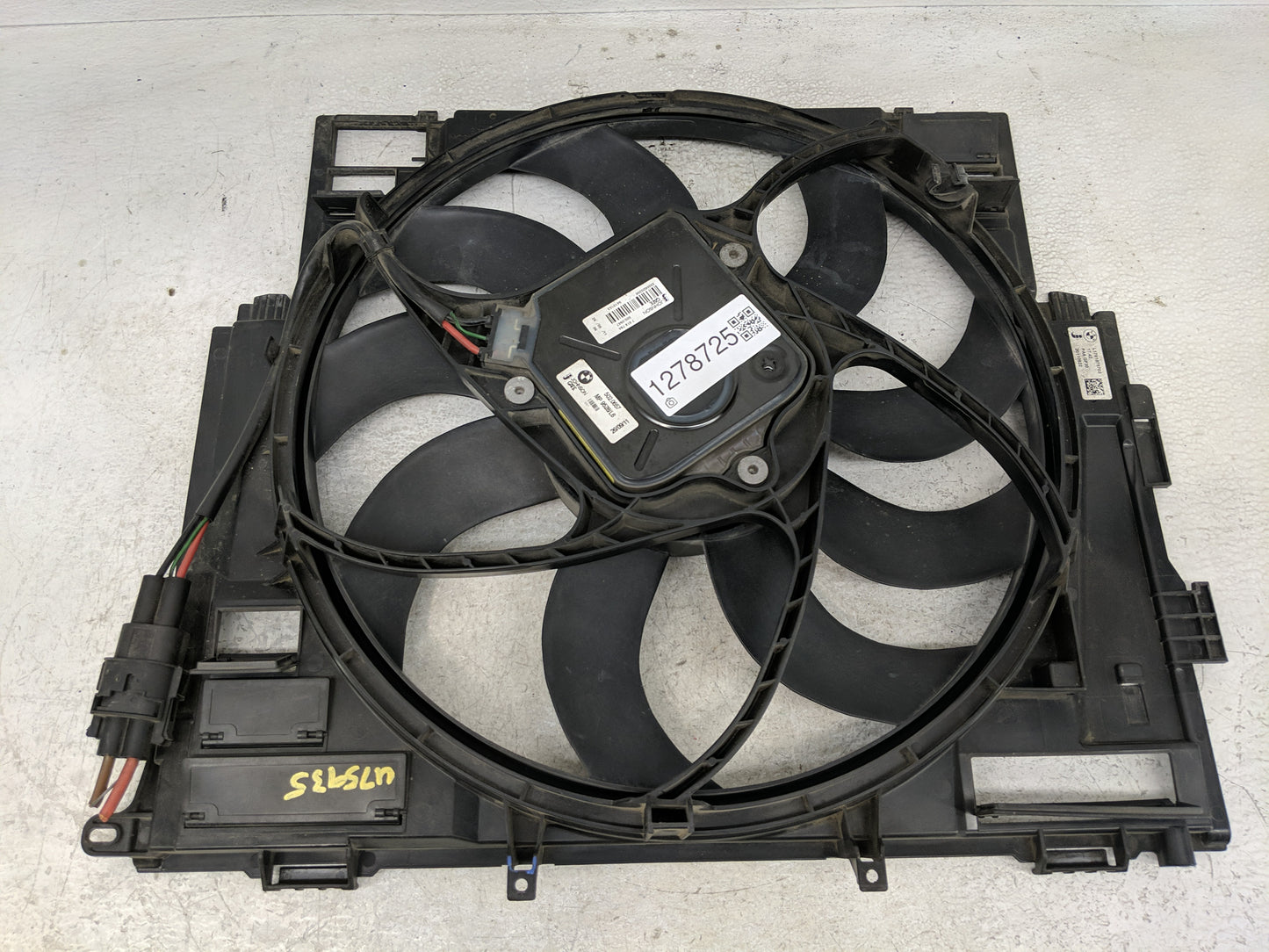2011-2012 Bmw 528i Electric Radiator Cooling Fan Motor Assembly P/N:7 618 784 Fits Fits 2011 2012 OEM Used Auto Parts - Oemu