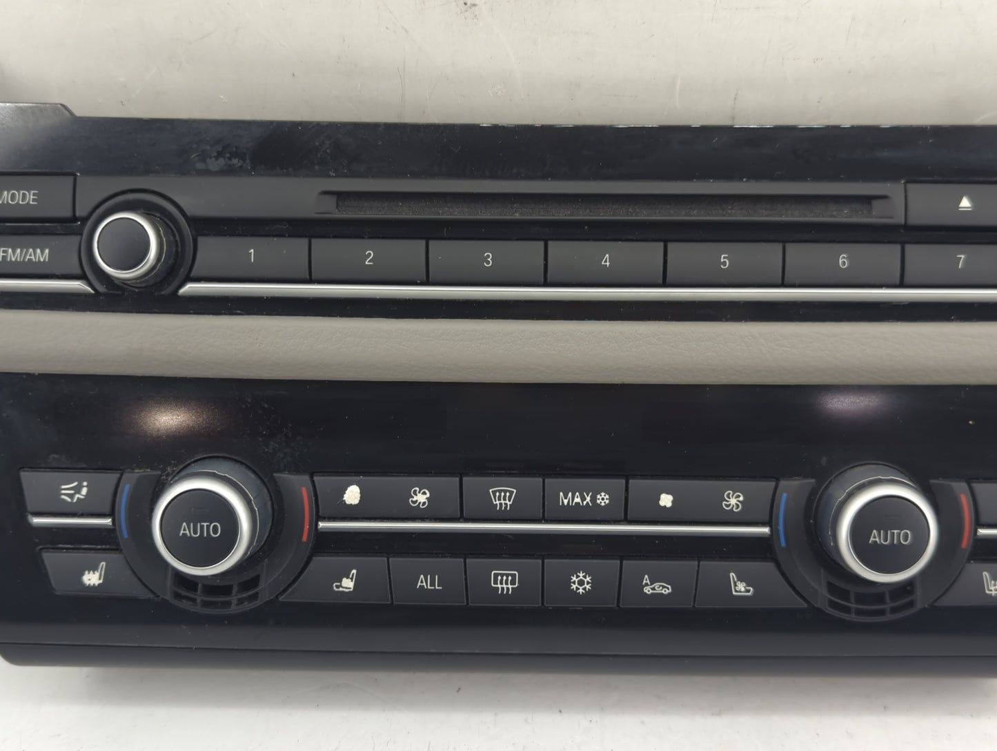 2011-2012 Bmw 528i Radio AM FM Cd Player Receiver Replacement P/N:9241240-01 Fits Fits 2011 2012 OEM Used Auto Parts - Oemus