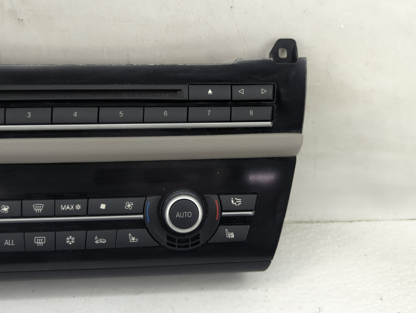 2011-2012 Bmw 528i Radio AM FM Cd Player Receiver Replacement P/N:9241240-01 Fits Fits 2011 2012 OEM Used Auto Parts - Oemus