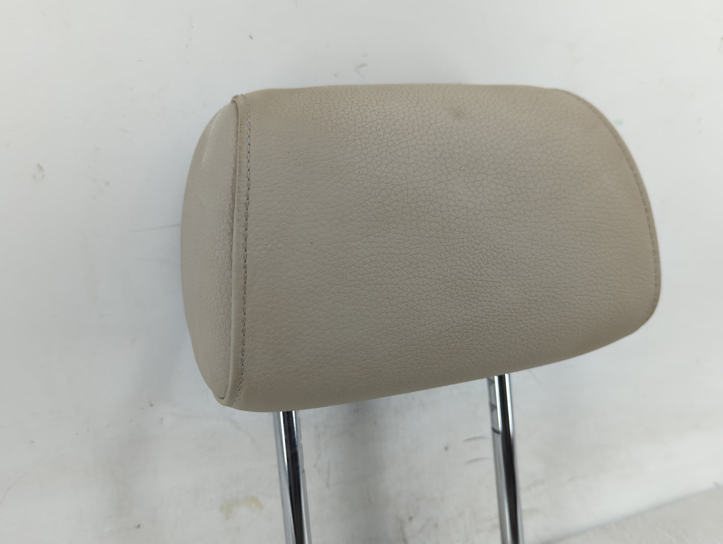 2011-2013 Bmw 528i Headrest Head Rest Rear Seat Fits Fits 2011 2012 2013 OEM Used Auto Parts - Oemusedautoparts1.com