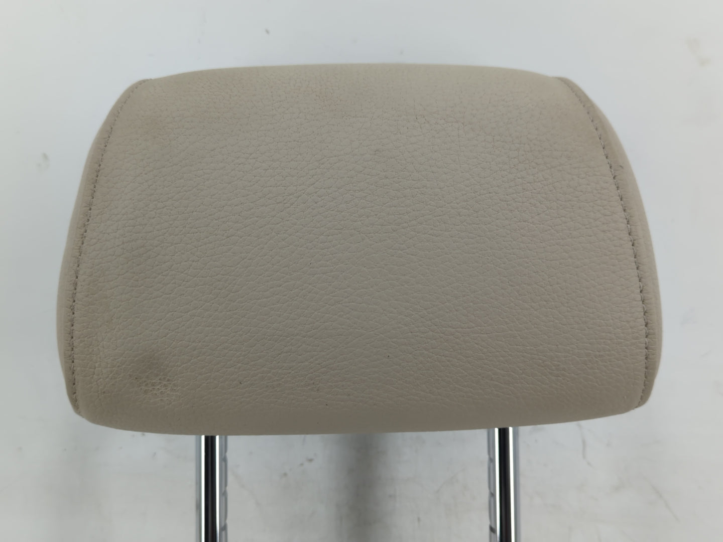 2011-2013 Bmw 528i Headrest Head Rest Rear Center Seat Fits Fits 2011 2012 2013 OEM Used Auto Parts - Oemusedautoparts1.com