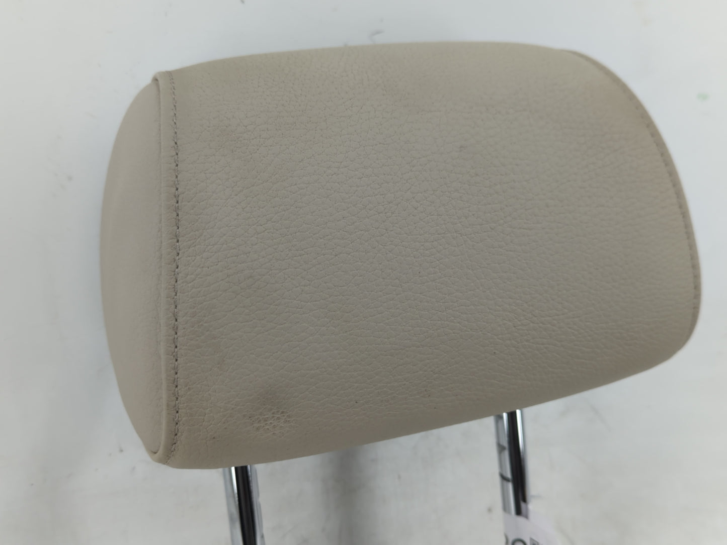 2011-2013 Bmw 528i Headrest Head Rest Rear Center Seat Fits Fits 2011 2012 2013 OEM Used Auto Parts - Oemusedautoparts1.com