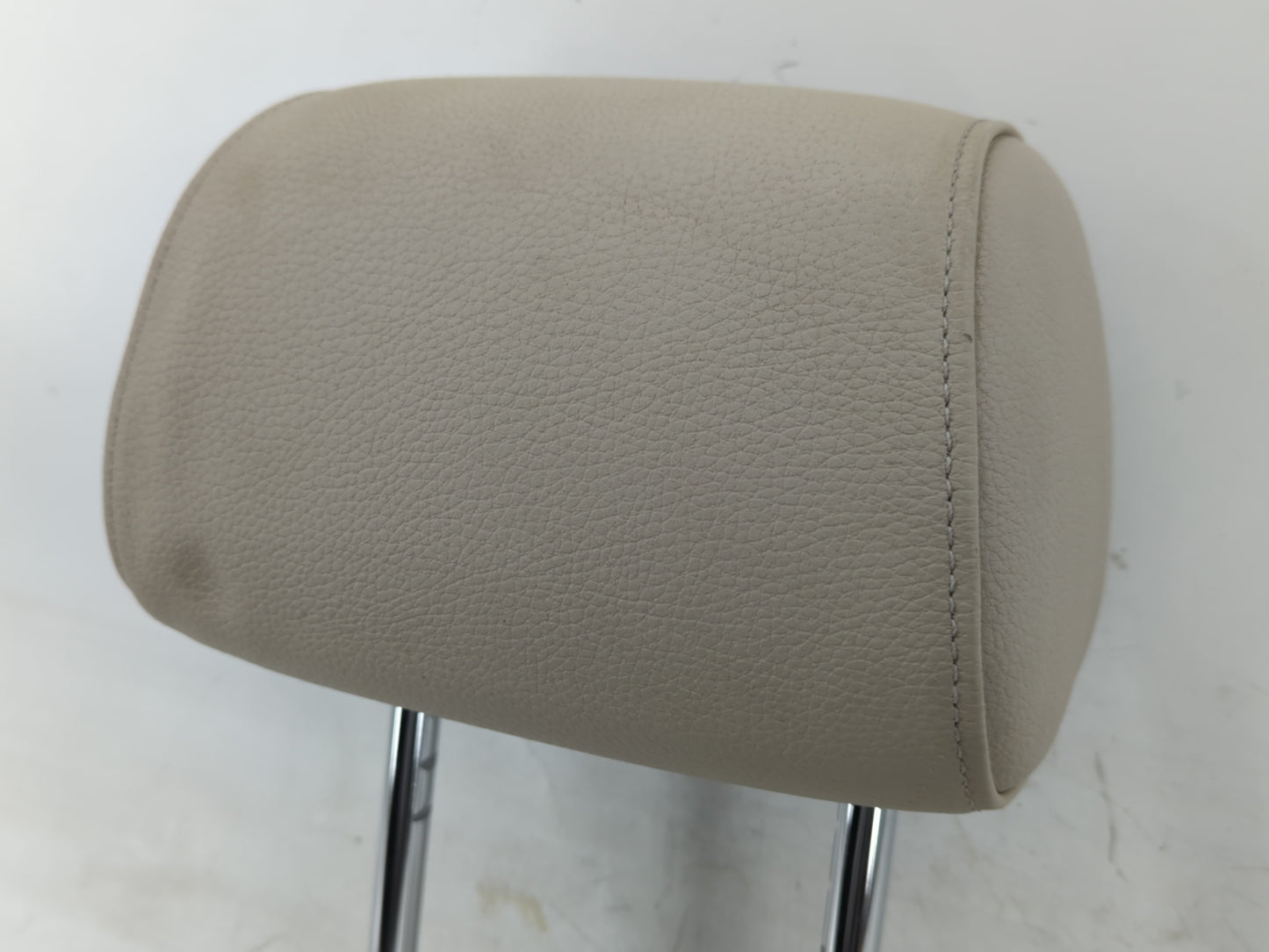 2011-2013 Bmw 528i Headrest Head Rest Rear Center Seat Fits Fits 2011 2012 2013 OEM Used Auto Parts - Oemusedautoparts1.com