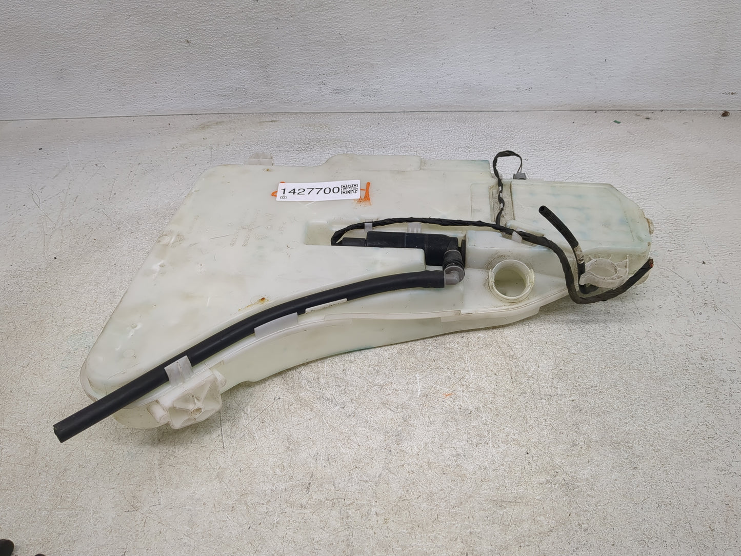 2011-2016 Bmw 528i Windshield Washer Fluid Reservoir Bottle Oem - Oemusedautoparts1.com