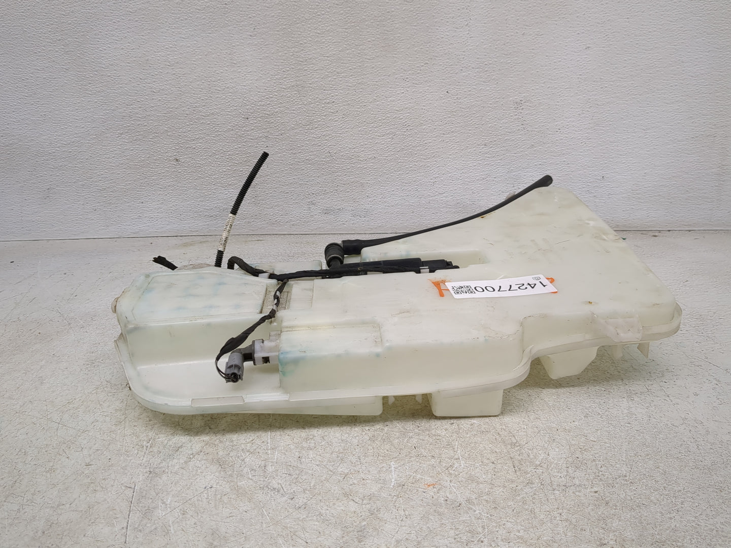 2011-2016 Bmw 528i Windshield Washer Fluid Reservoir Bottle Oem - Oemusedautoparts1.com