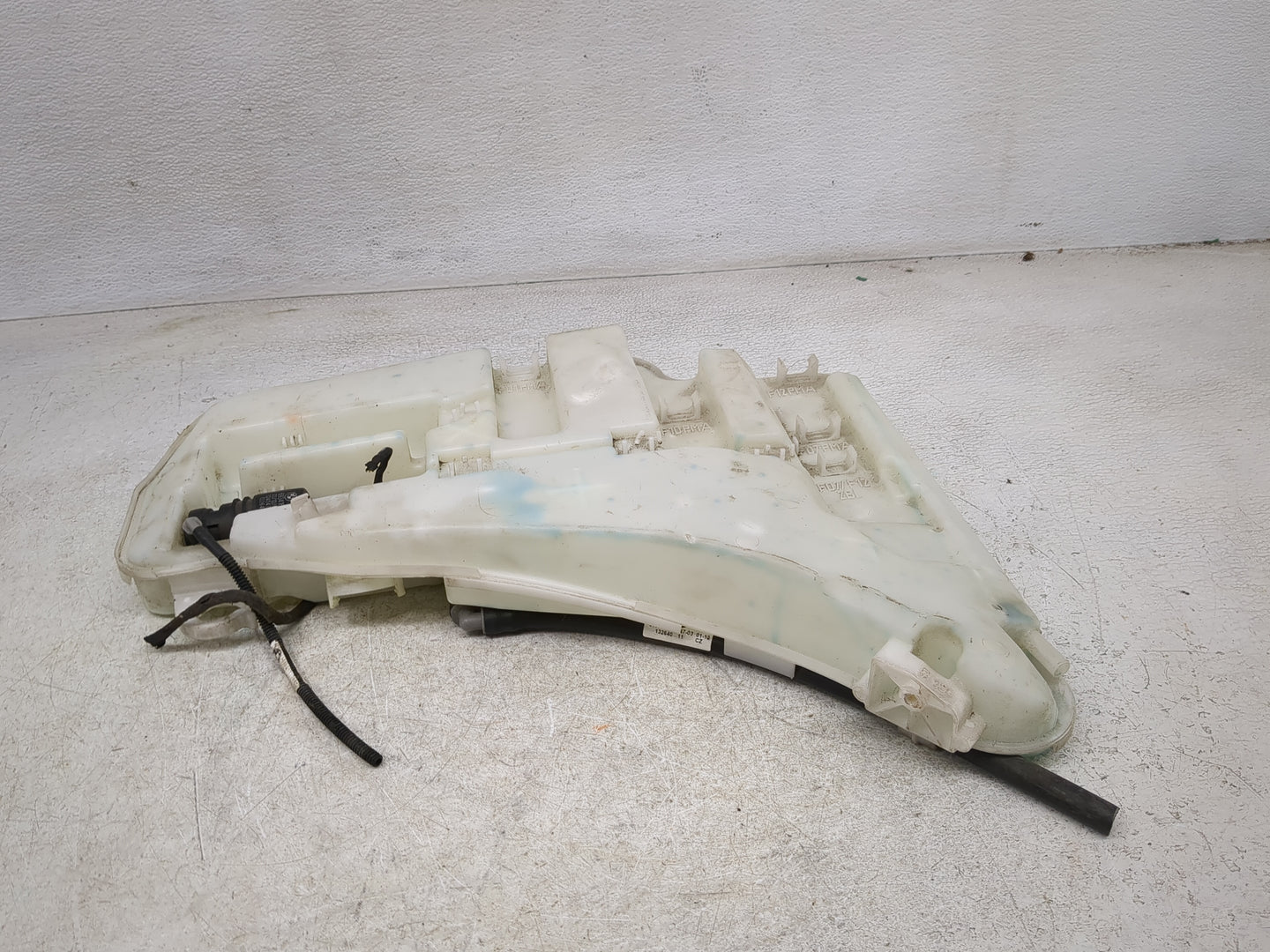 2011-2016 Bmw 528i Windshield Washer Fluid Reservoir Bottle Oem - Oemusedautoparts1.com