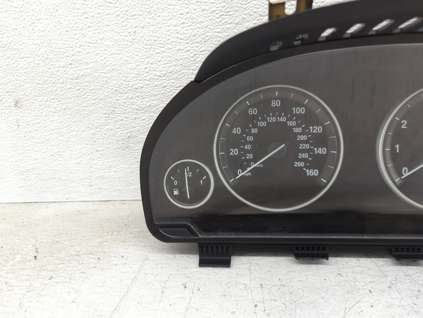 2012-2013 Bmw 528i Instrument Cluster Speedometer Gauges P/N:9280481-01 Miles: Fits Fits 2011 2012 2013 OEM Used Auto Parts 