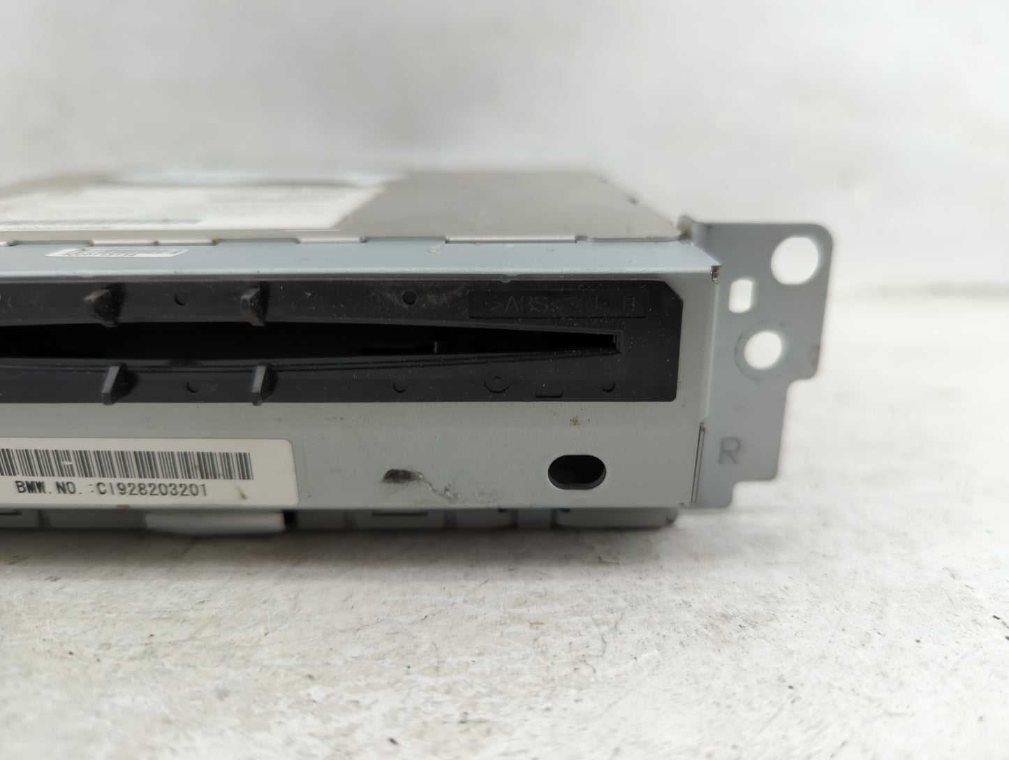 2011-2012 Bmw 528i Radio AM FM Cd Player Receiver Replacement P/N:9 282 032 Fits Fits 2011 2012 OEM Used Auto Parts - Oemuse