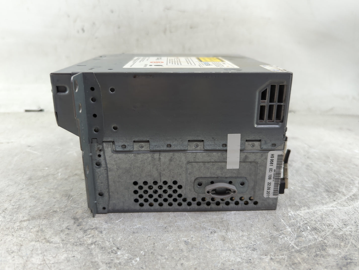 2011-2012 Bmw 528i Radio AM FM Cd Player Receiver Replacement P/N:9 274 571 01 Fits Fits 2010 2011 2012 OEM Used Auto Parts 