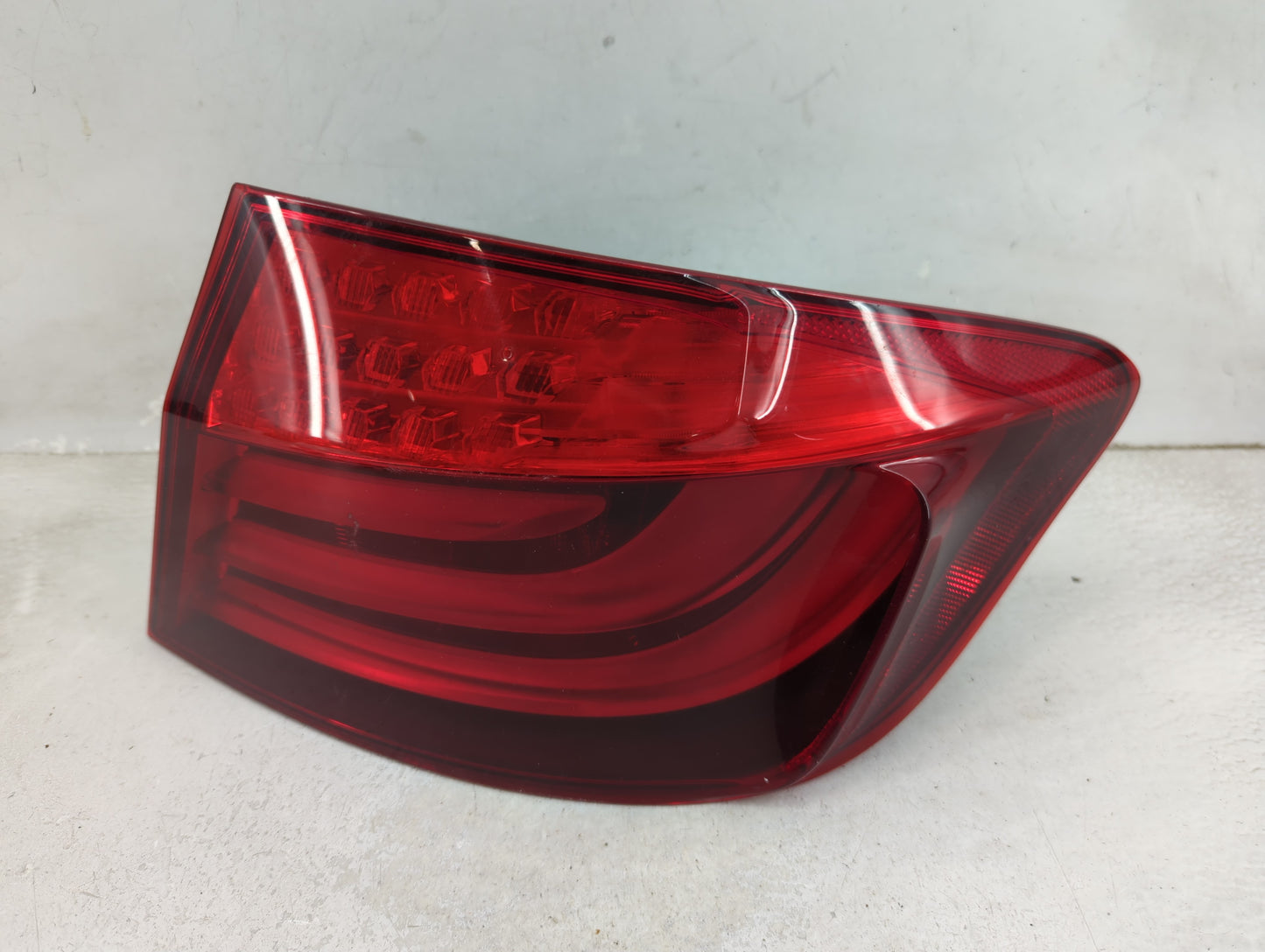 2011-2013 Bmw 528i Tail Light Assembly Passenger Right OEM P/N:173462-02 Fits Fits 2011 2012 2013 OEM Used Auto Parts - Oemu