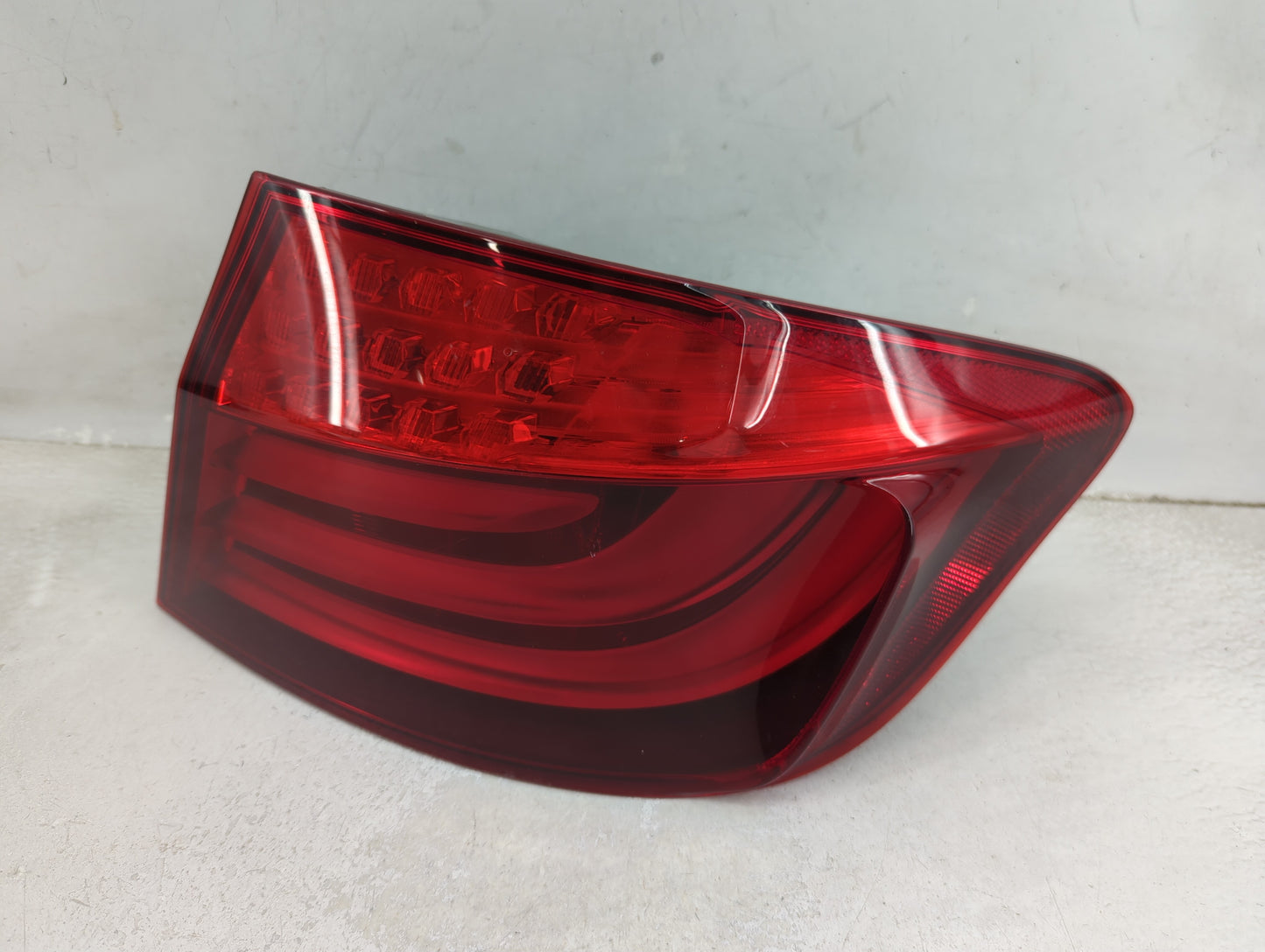 2011-2013 Bmw 528i Tail Light Assembly Passenger Right OEM P/N:173462-02 Fits Fits 2011 2012 2013 OEM Used Auto Parts - Oemu