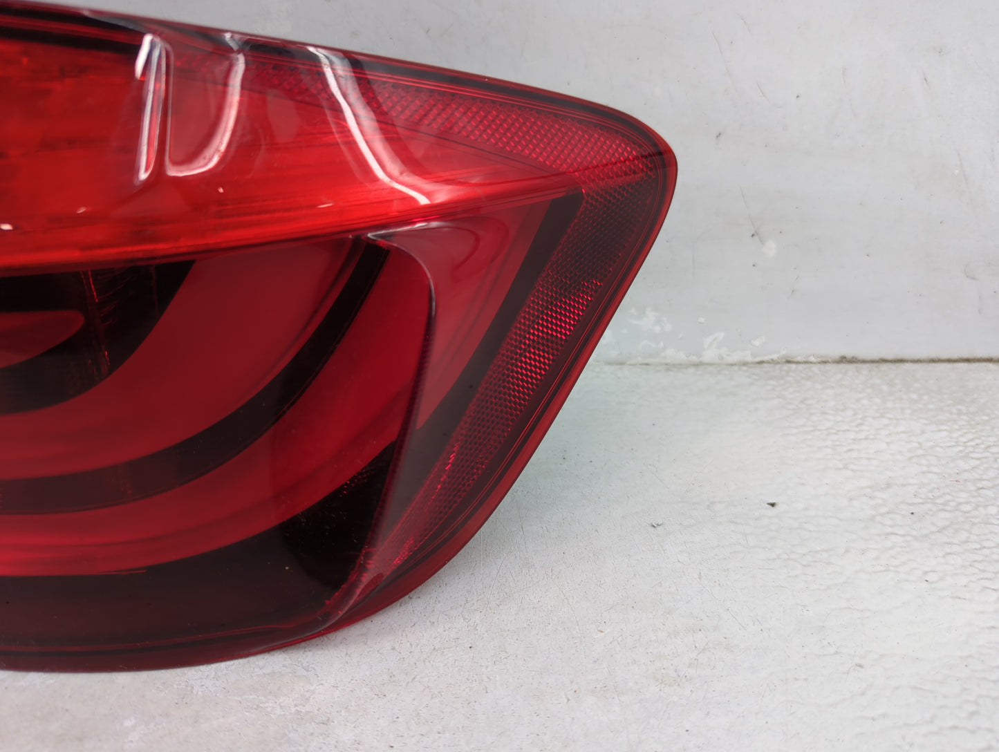 2011-2013 Bmw 528i Tail Light Assembly Passenger Right OEM P/N:173462-02 Fits Fits 2011 2012 2013 OEM Used Auto Parts - Oemu
