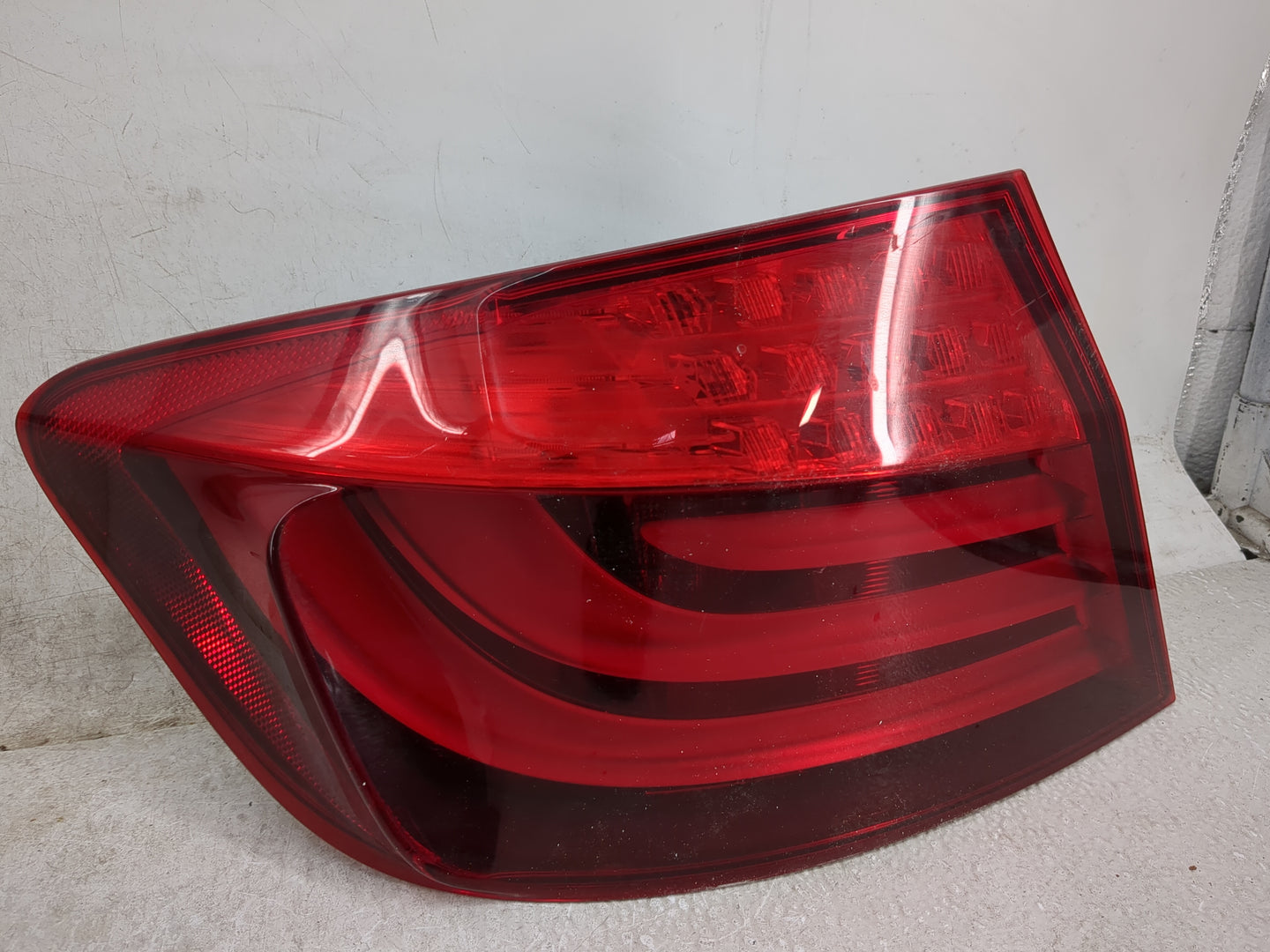 2011-2013 Bmw 528i Tail Light Assembly Driver Left OEM P/N:173462-01 Fits Fits 2011 2012 2013 OEM Used Auto Parts - Oemuseda