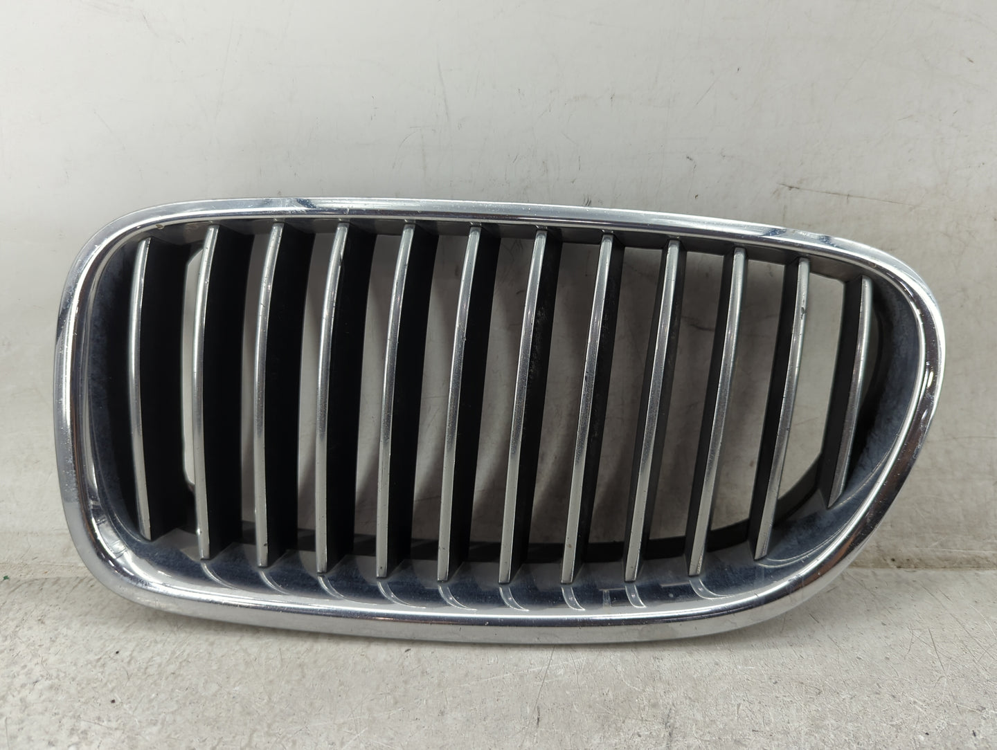 2011-2013 Bmw 528i Front Grille Bumper Not Included 1459548 - Oemusedautoparts1.com