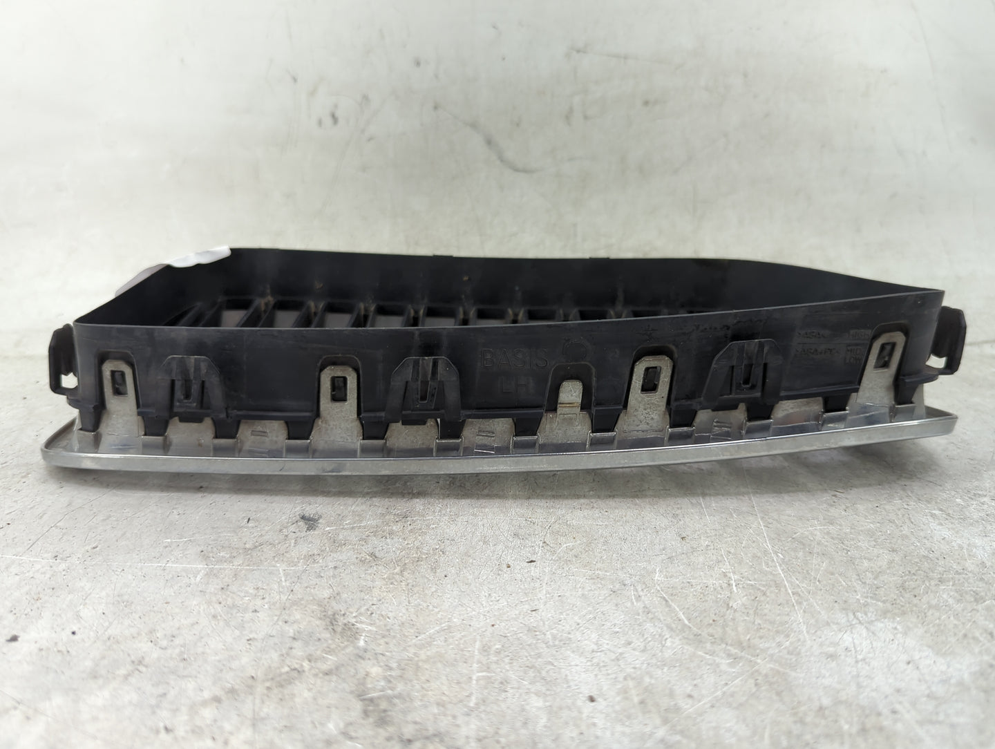 2011-2013 Bmw 528i Front Grille Bumper Not Included 1459548 - Oemusedautoparts1.com