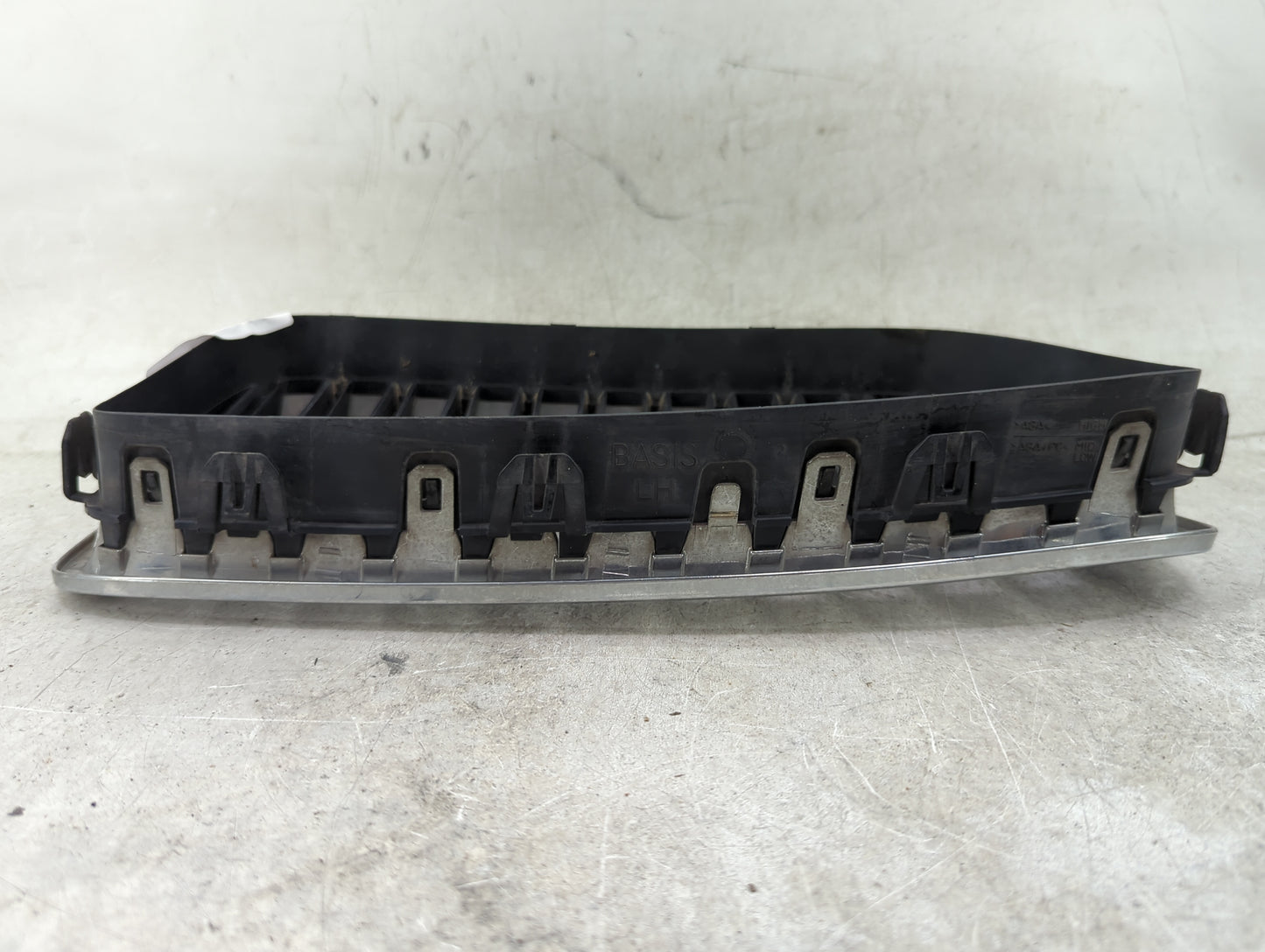 2011-2013 Bmw 528i Front Grille Bumper Not Included 1459548 - Oemusedautoparts1.com