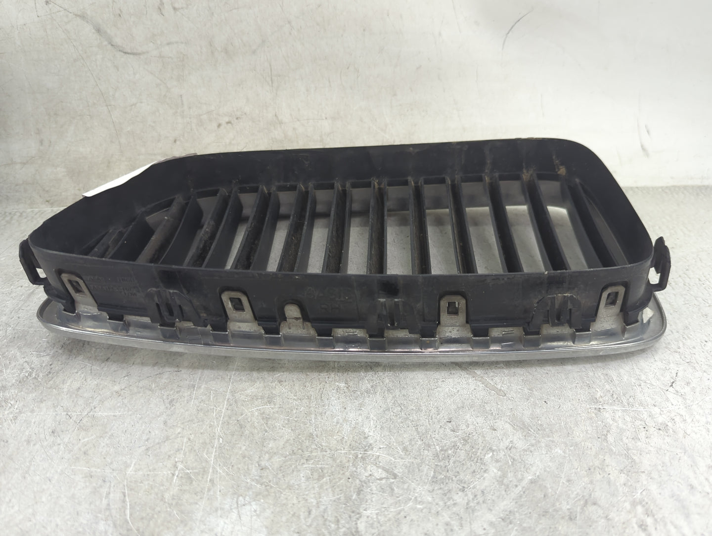 2011-2013 Bmw 528i Front Grille Bumper Not Included 1459610 - Oemusedautoparts1.com