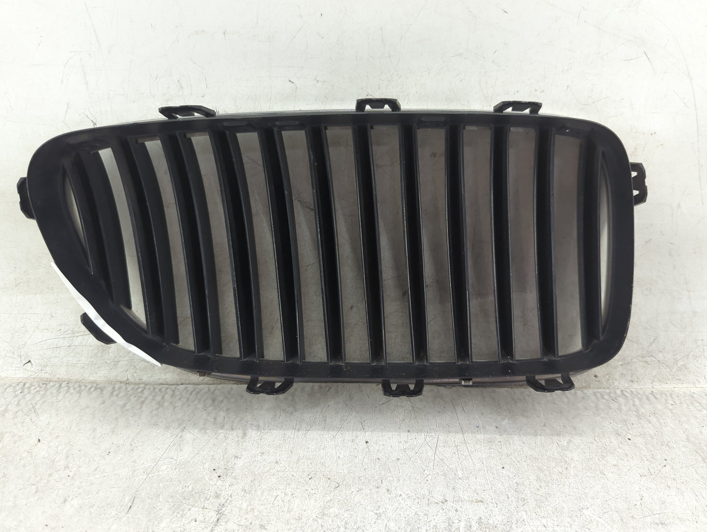 2011-2013 Bmw 528i Front Grille Bumper Not Included 1459616 - Oemusedautoparts1.com