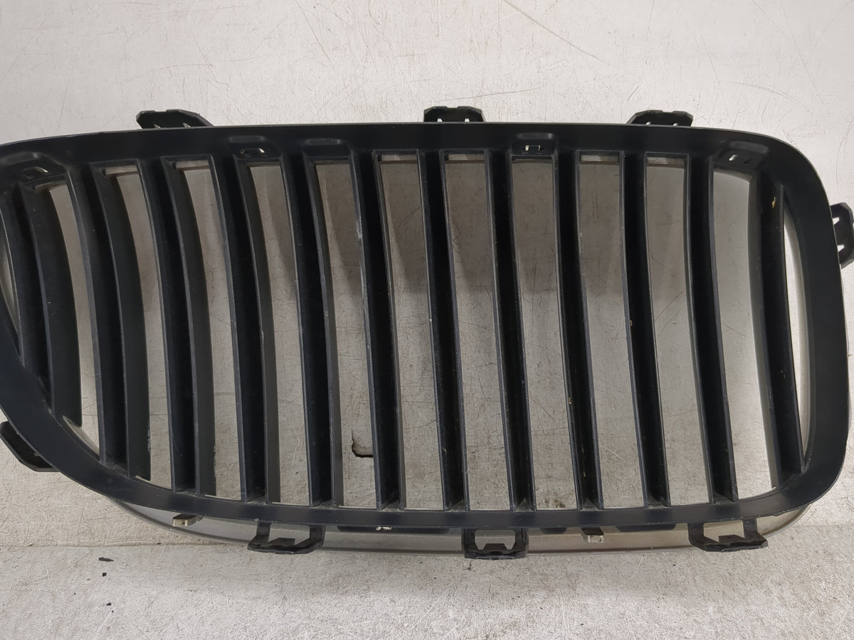 2011-2013 Bmw 528i Front Grille Bumper Not Included 1459872 - Oemusedautoparts1.com