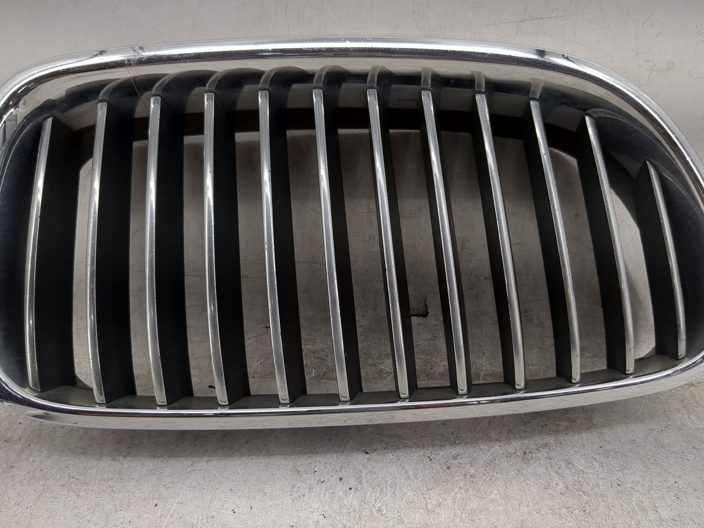 2011-2013 Bmw 528i Front Grille Bumper Not Included 1459944 - Oemusedautoparts1.com