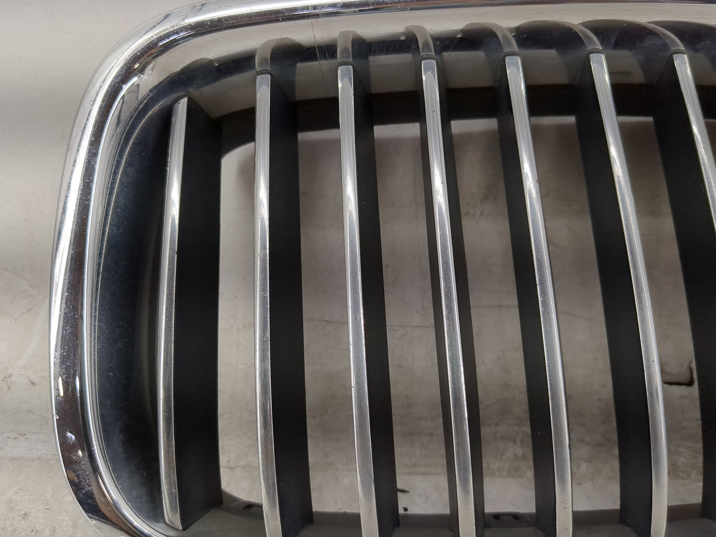 2011-2013 Bmw 528i Front Grille Bumper Not Included 1459944 - Oemusedautoparts1.com