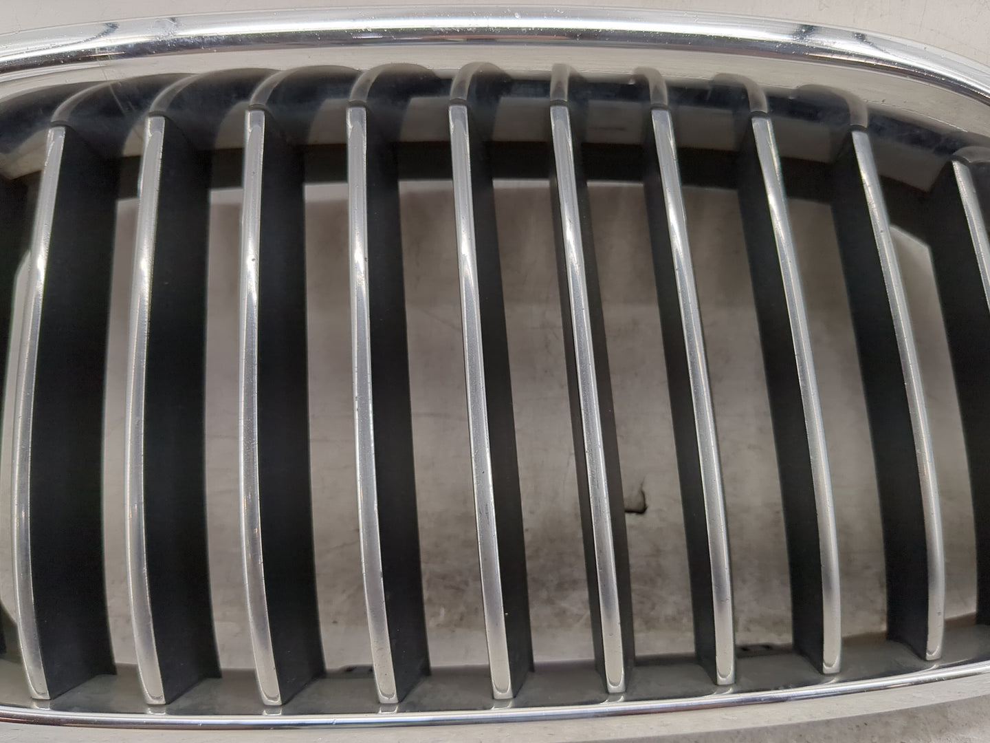 2011-2013 Bmw 528i Front Grille Bumper Not Included 1459944 - Oemusedautoparts1.com