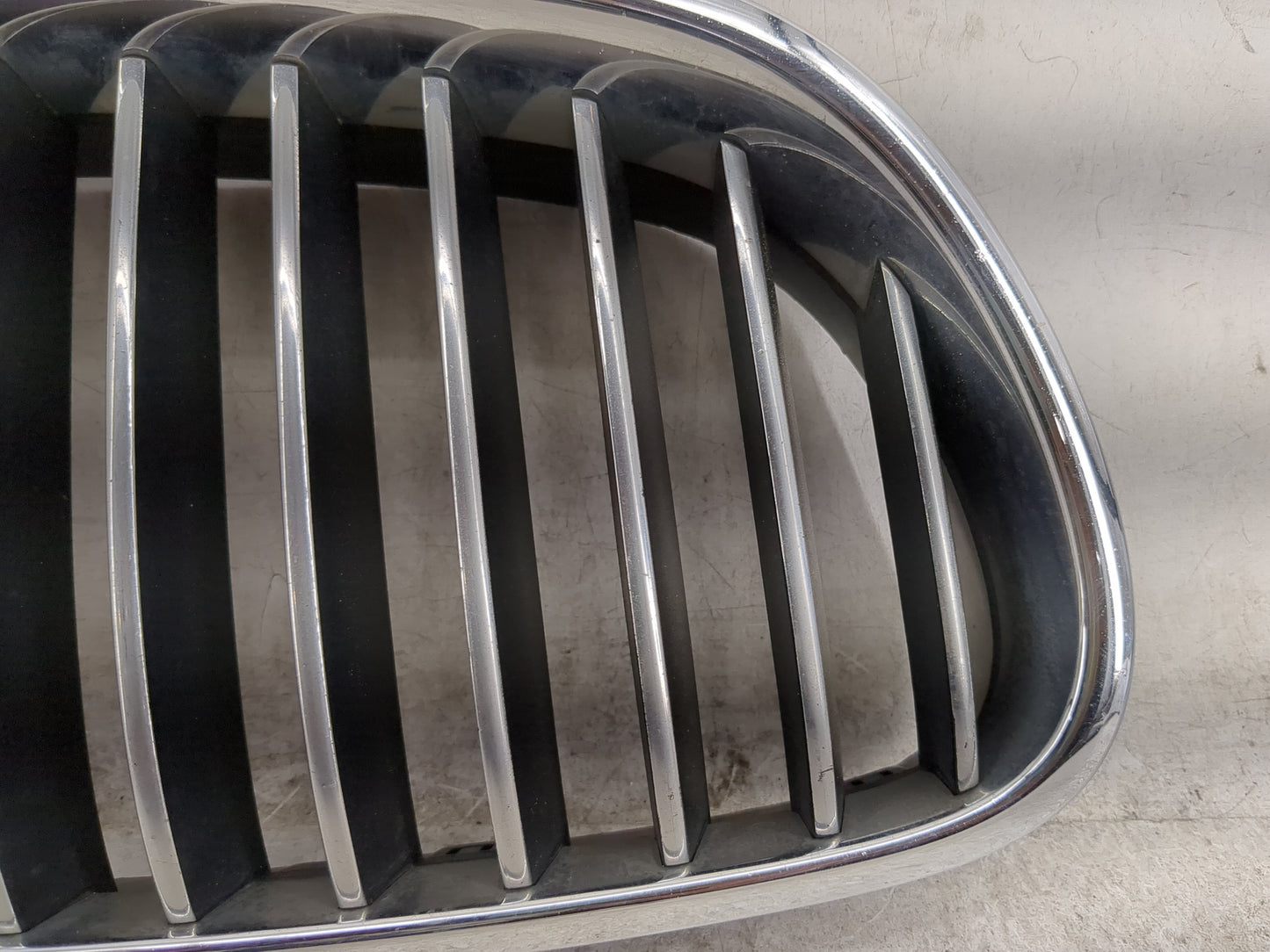 2011-2013 Bmw 528i Front Grille Bumper Not Included 1459944 - Oemusedautoparts1.com