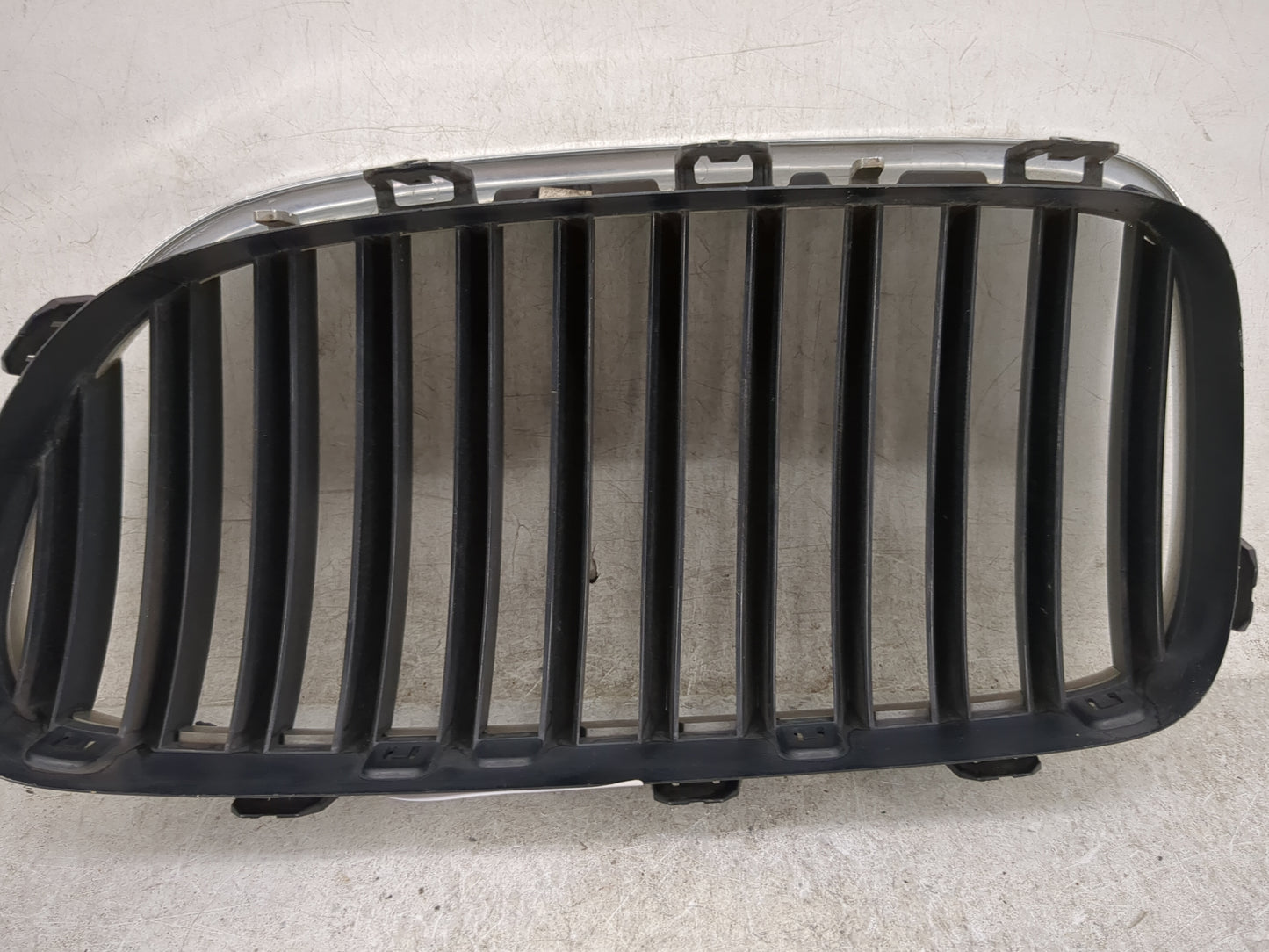 2011-2013 Bmw 528i Front Grille Bumper Not Included 1459944 - Oemusedautoparts1.com