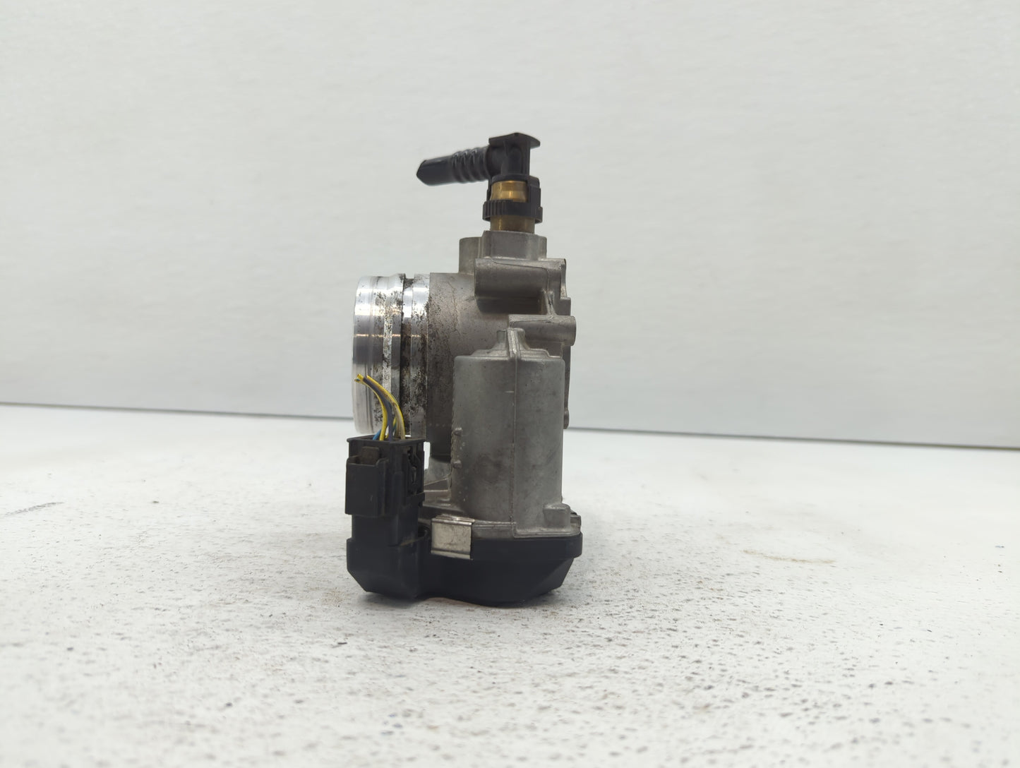 2012-2016 Bmw 528i Throttle Body P/N:1354 7588625-02 1354 7588625-03, 1354 7588625 Fits Fits 2012 2013 2014 2015 2016 2017 2