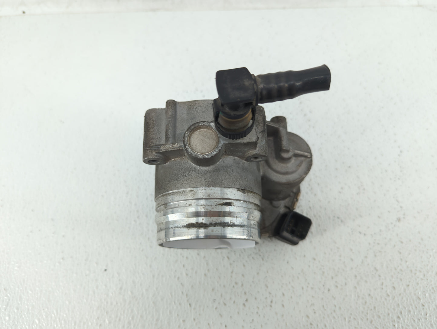 2012-2016 Bmw 528i Throttle Body P/N:1354 7588625-02 1354 7588625-04, 1354 7588625-03 Fits Fits 2012 2013 2014 2015 2016 201
