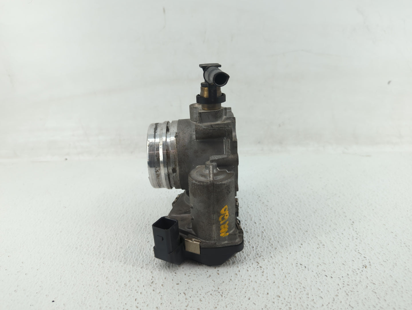 2012-2016 Bmw 528i Throttle Body P/N:1354 7588625-02 1354 7588625-04, 1354 7588625-03 Fits Fits 2012 2013 2014 2015 2016 201