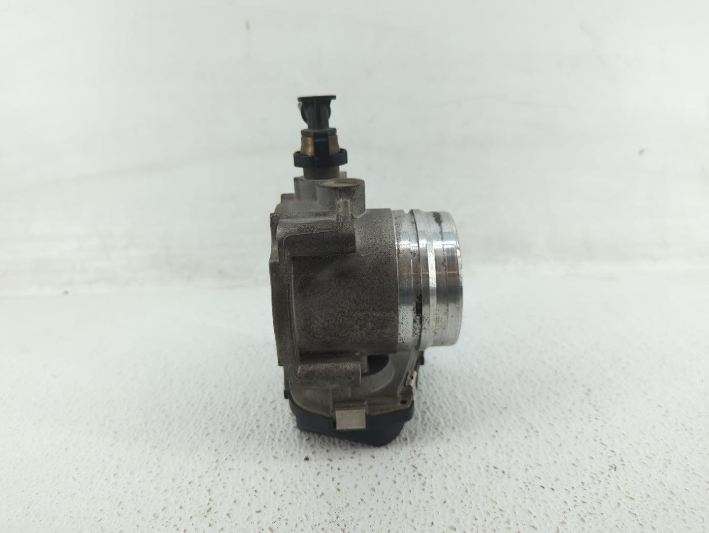 2012-2016 Bmw 528i Throttle Body P/N:1354 7588625-02 1354 7588625-04, 1354 7588625-03 Fits Fits 2012 2013 2014 2015 2016 201