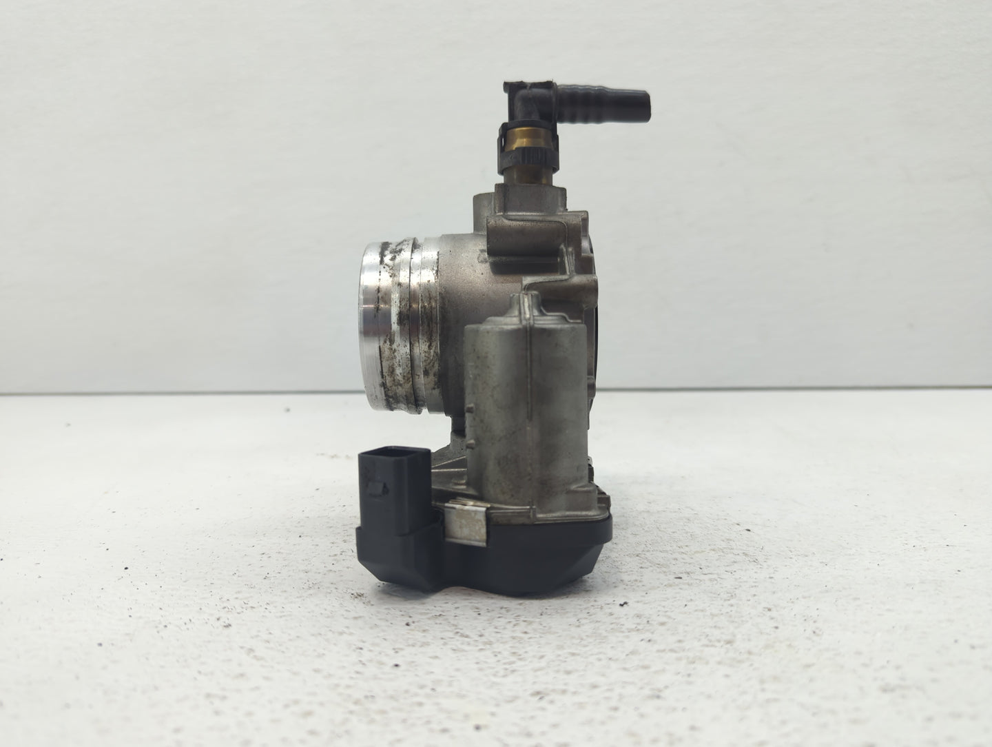 2012-2016 Bmw 528i Throttle Body P/N:1354 7588625 02 1354 7588625-04, 1354 7588625-03 Fits Fits 2012 2013 2014 2015 2016 201