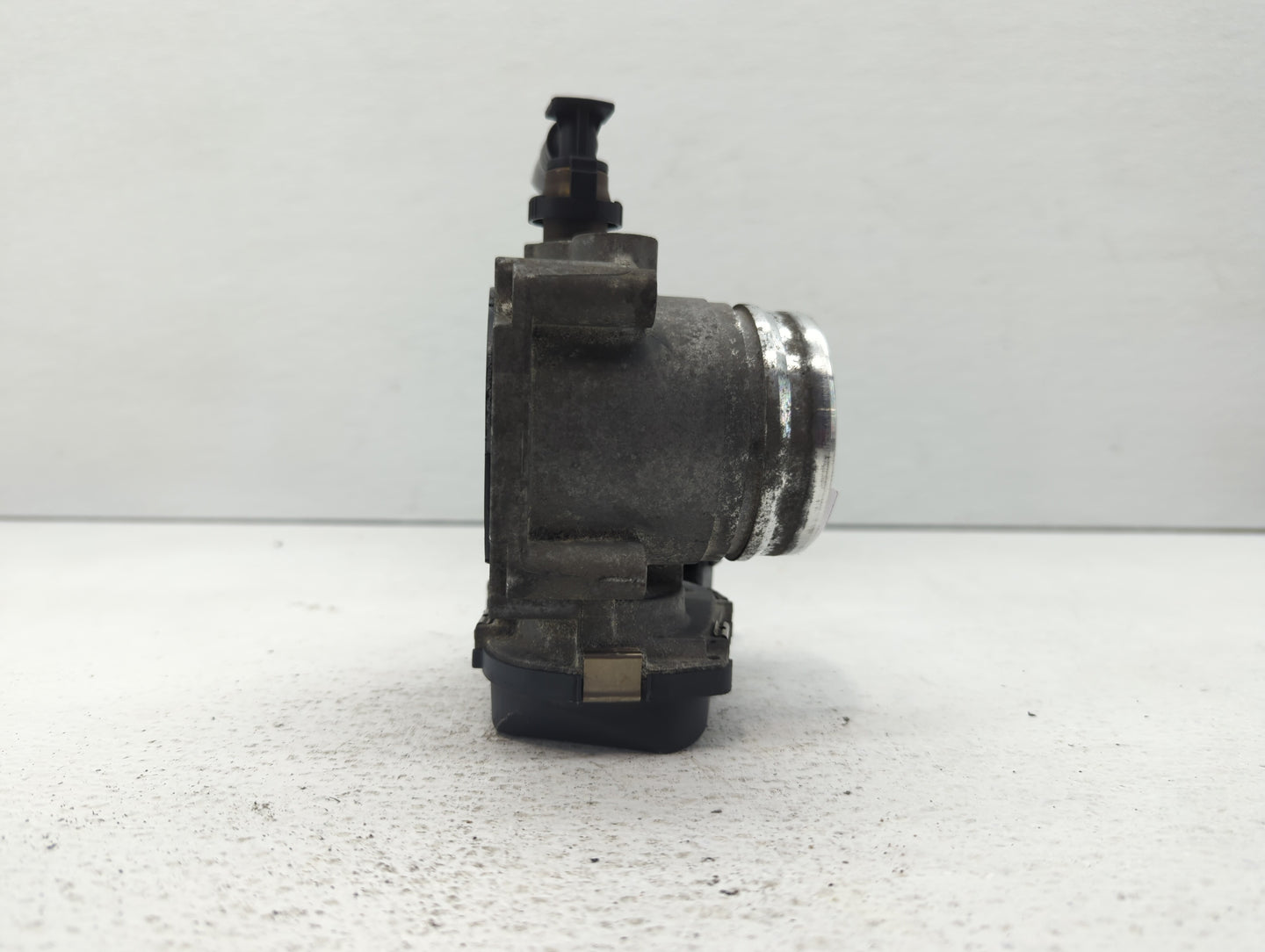 2012-2016 Bmw 528i Throttle Body P/N:1354 7588625N02 1354 7588625-04, 1354 7588625-03 Fits Fits 2012 2013 2014 2015 2016 201
