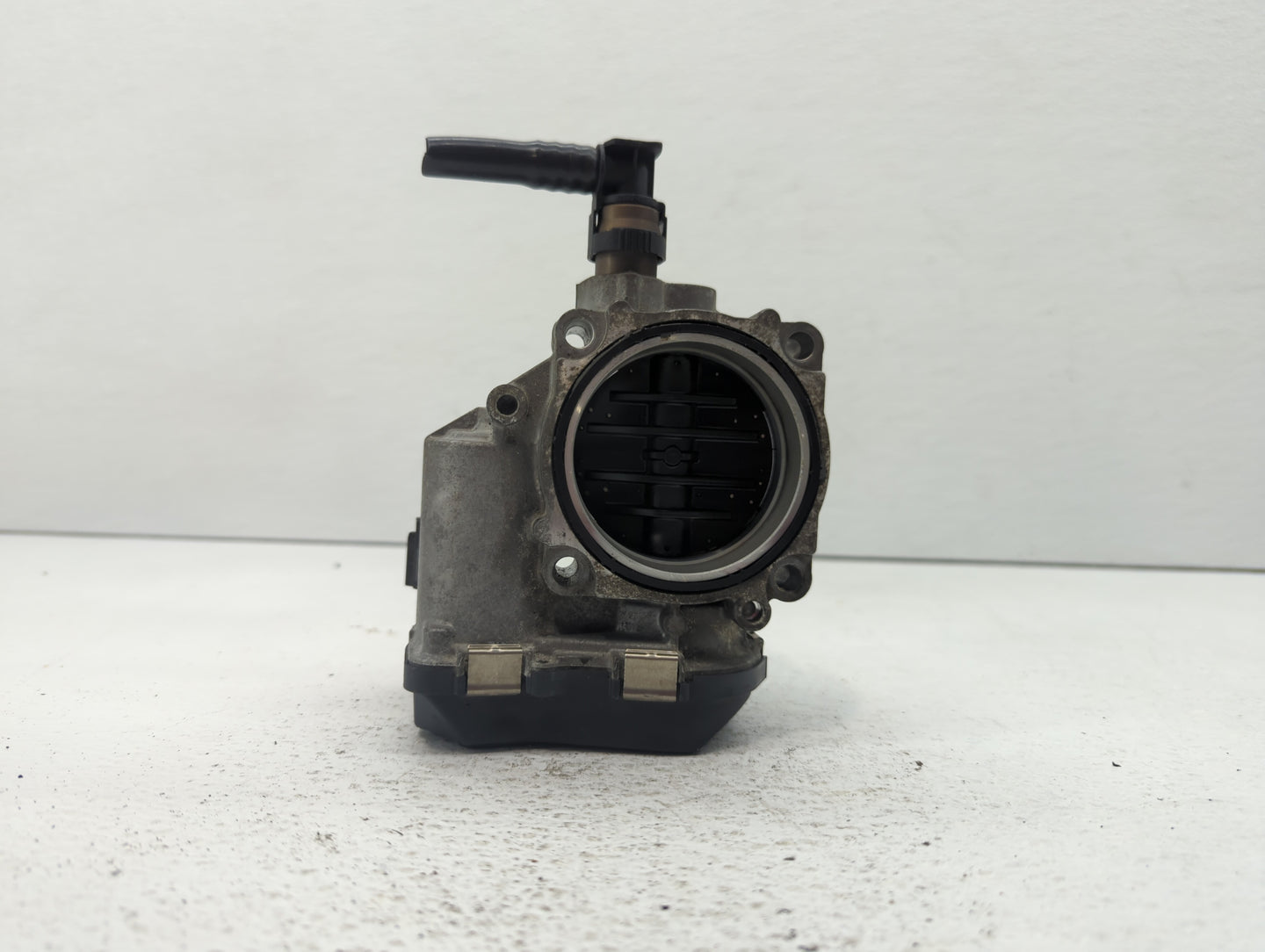 2012-2016 Bmw 528i Throttle Body P/N:1354 7588625N02 1354 7588625-04, 1354 7588625-03 Fits Fits 2012 2013 2014 2015 2016 201