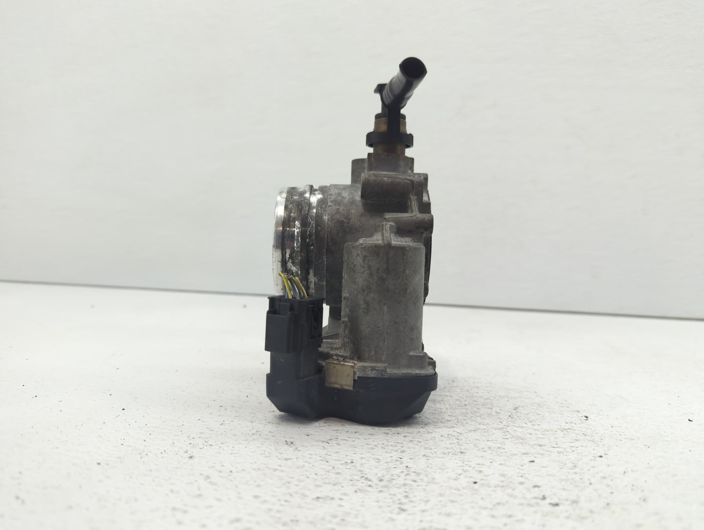 2012-2016 Bmw 528i Throttle Body P/N:1354 7588625N02 1354 7588625-04, 1354 7588625-03 Fits Fits 2012 2013 2014 2015 2016 201