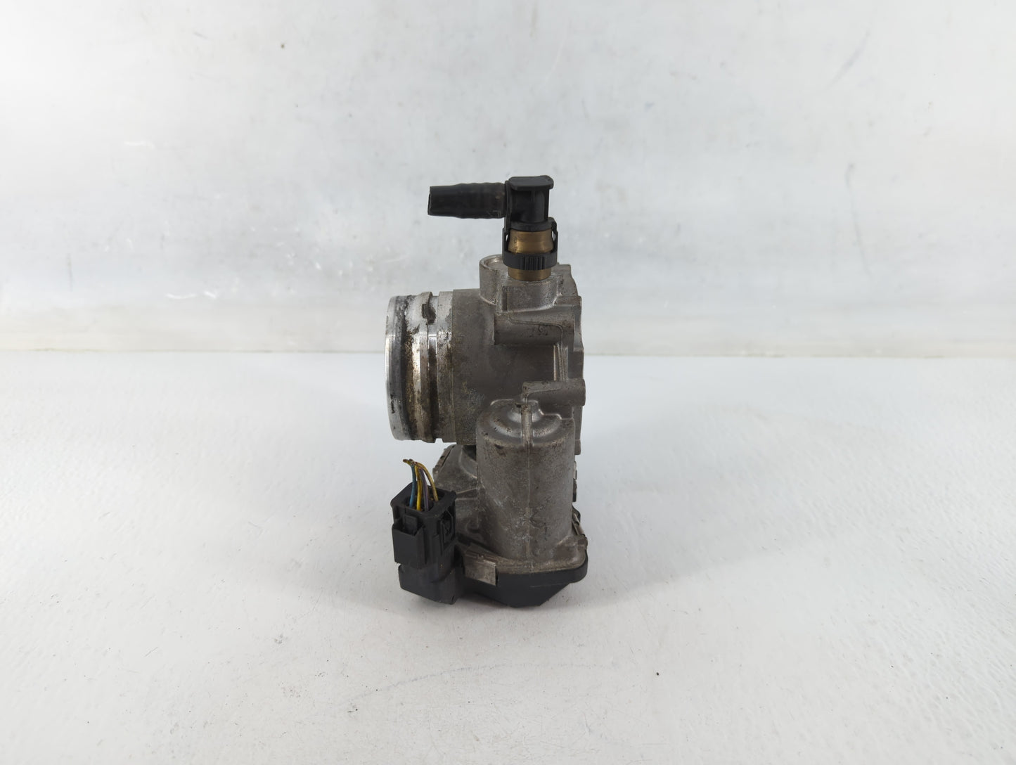 2012-2016 Bmw 528i Throttle Body P/N:1354 7588625-02 Fits Fits 2012 2013 2014 2015 2016 2017 2018 OEM Used Auto Parts - Oemu