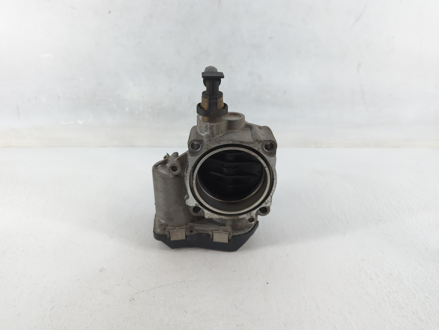 2012-2016 Bmw 528i Throttle Body P/N:1354 7588625-02 Fits Fits 2012 2013 2014 2015 2016 2017 2018 OEM Used Auto Parts - Oemu