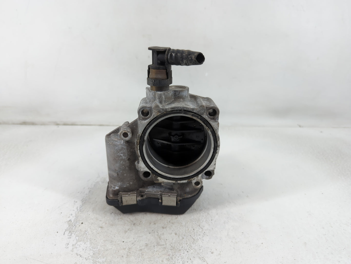 2012-2016 Bmw 528i Throttle Body P/N:1354 7588625-02 Fits Fits 2012 2013 2014 2015 2016 2017 2018 OEM Used Auto Parts - Oemu