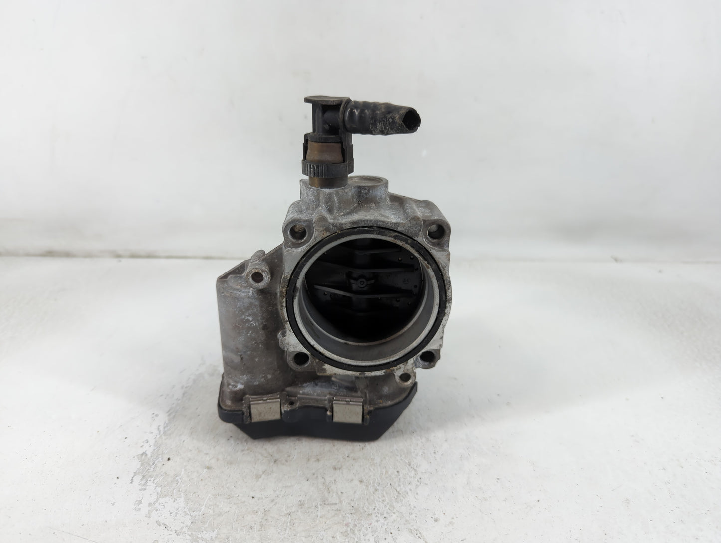 2012-2016 Bmw 528i Throttle Body P/N:1354 7588625-02 Fits Fits 2012 2013 2014 2015 2016 2017 2018 OEM Used Auto Parts - Oemu