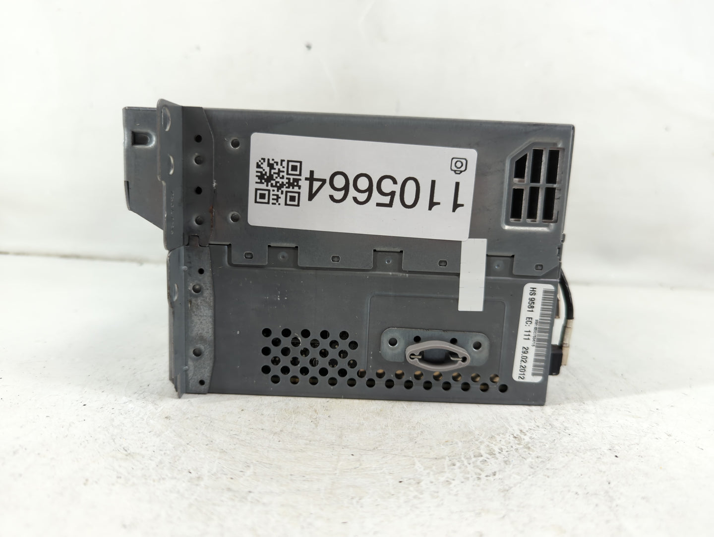 2011-2012 Bmw 535i Radio AM FM Cd Player Receiver Replacement P/N:CI 9 289 249 01 Fits Fits 2011 2012 OEM Used Auto Parts - 