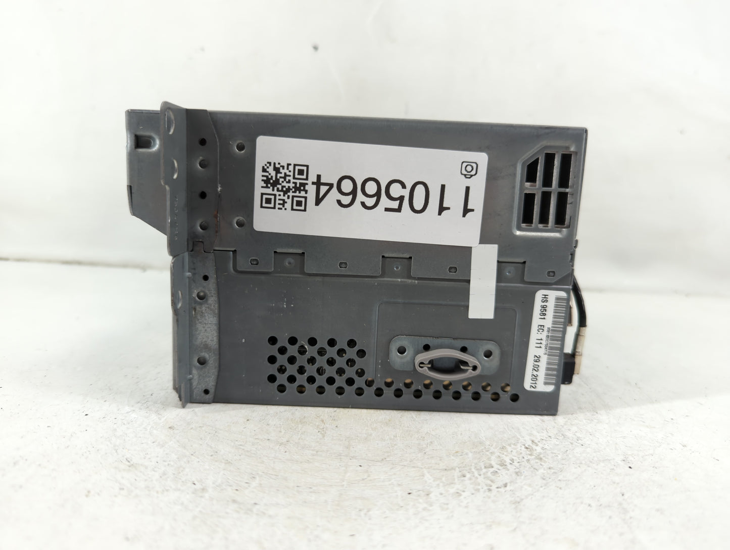 2011-2012 Bmw 535i Radio AM FM Cd Player Receiver Replacement P/N:CI 9 289 249 01 Fits Fits 2011 2012 OEM Used Auto Parts - 